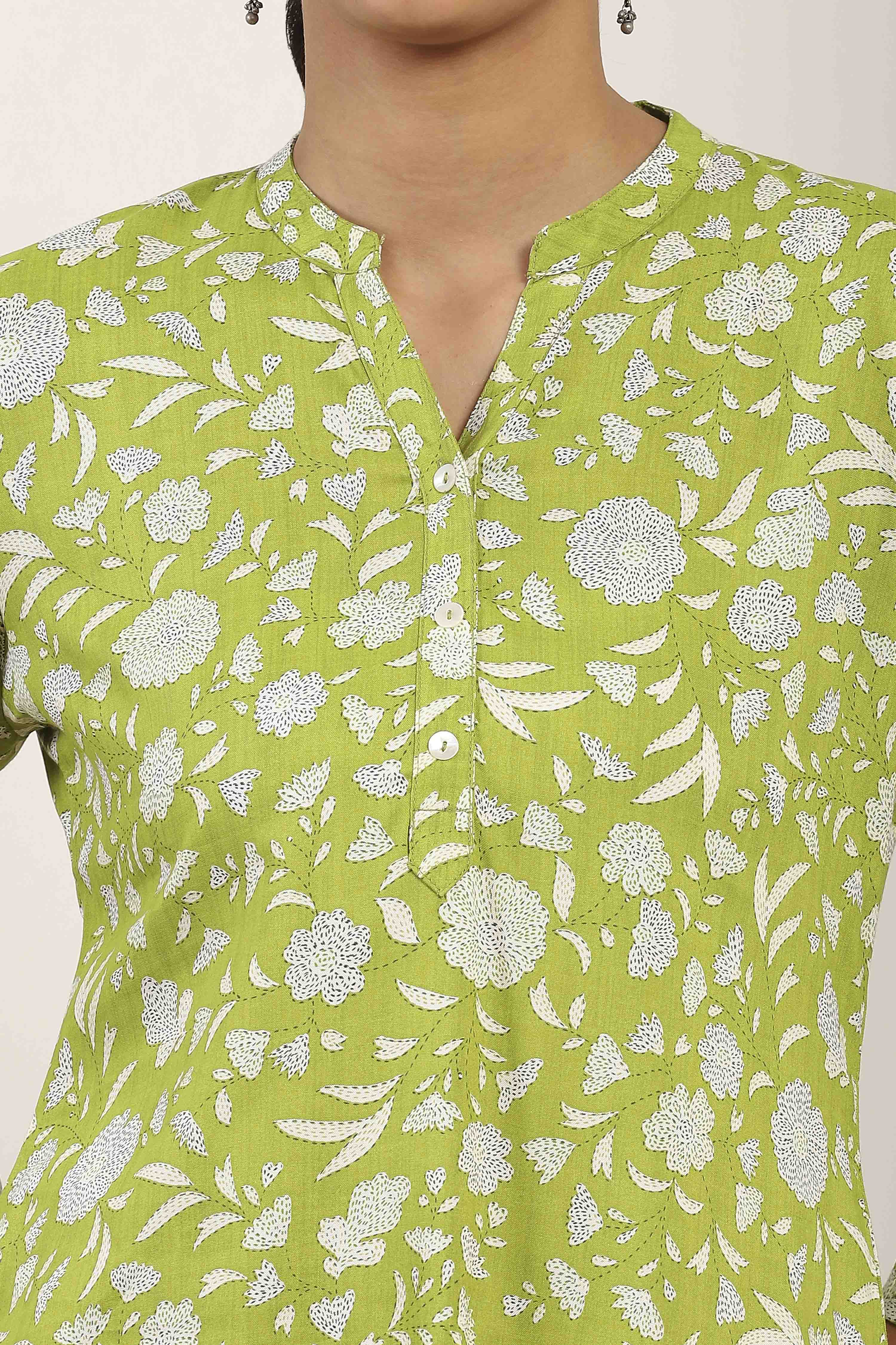 Green Viscose Rayon Straight Kurta Pants Set image number 1