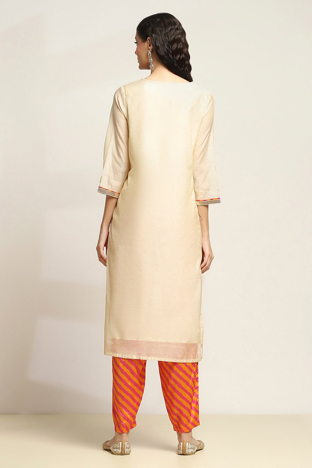 Gold Viscose Straight Set image number 4