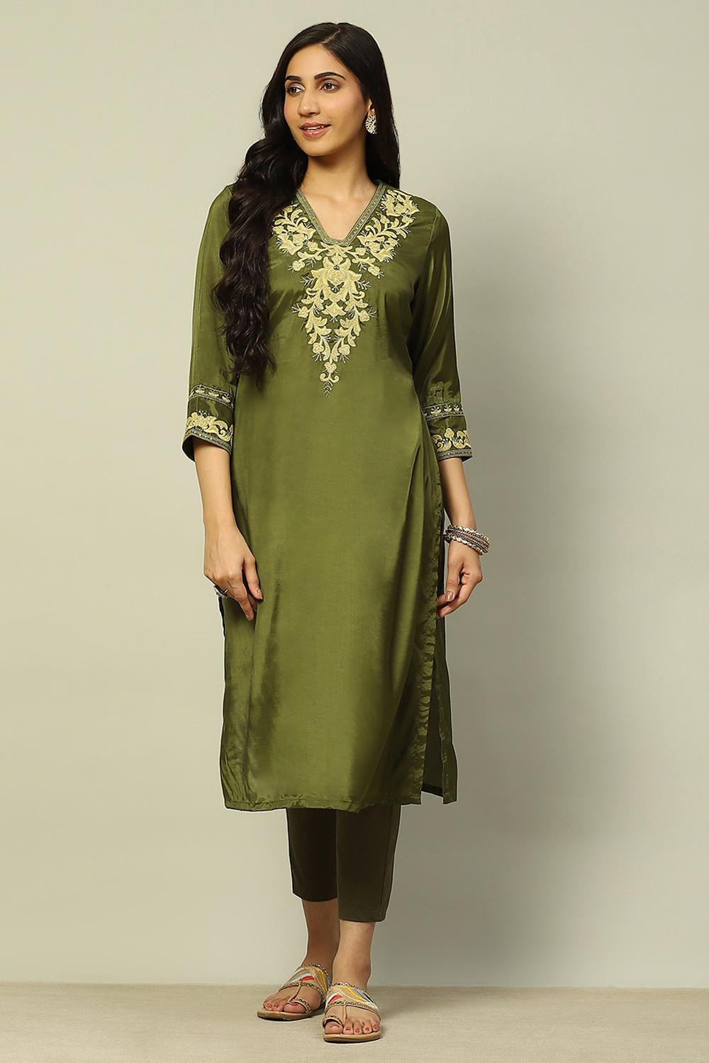 Olive Green Embroidered Viscose Shantoon Straight Kurta image number 5