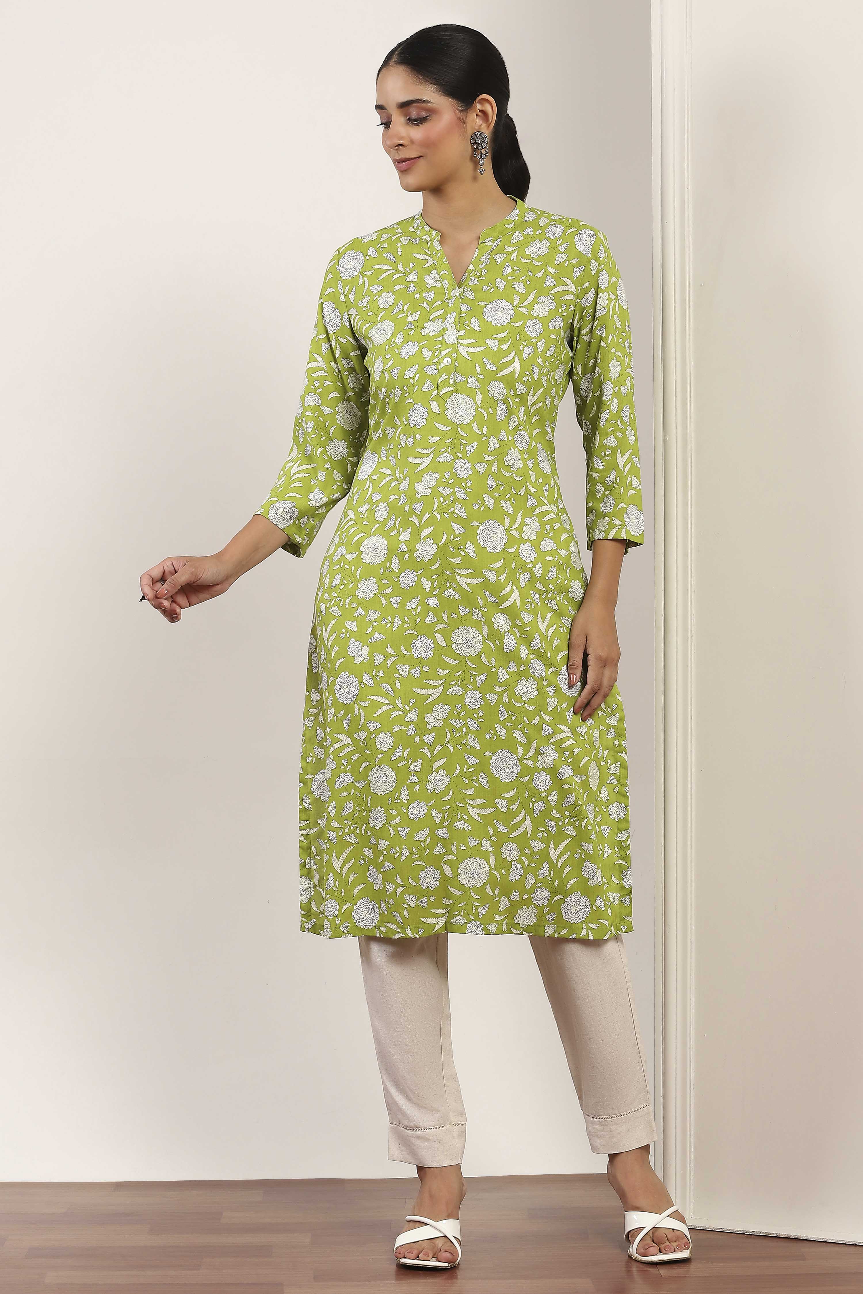 Green Viscose Rayon Straight Kurta Pants Set image number 0