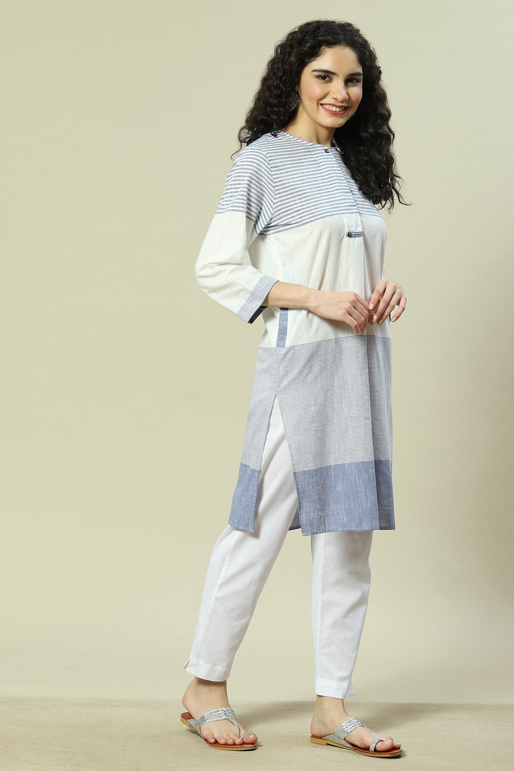 White Viscose Blend Straight Kurta image number 3