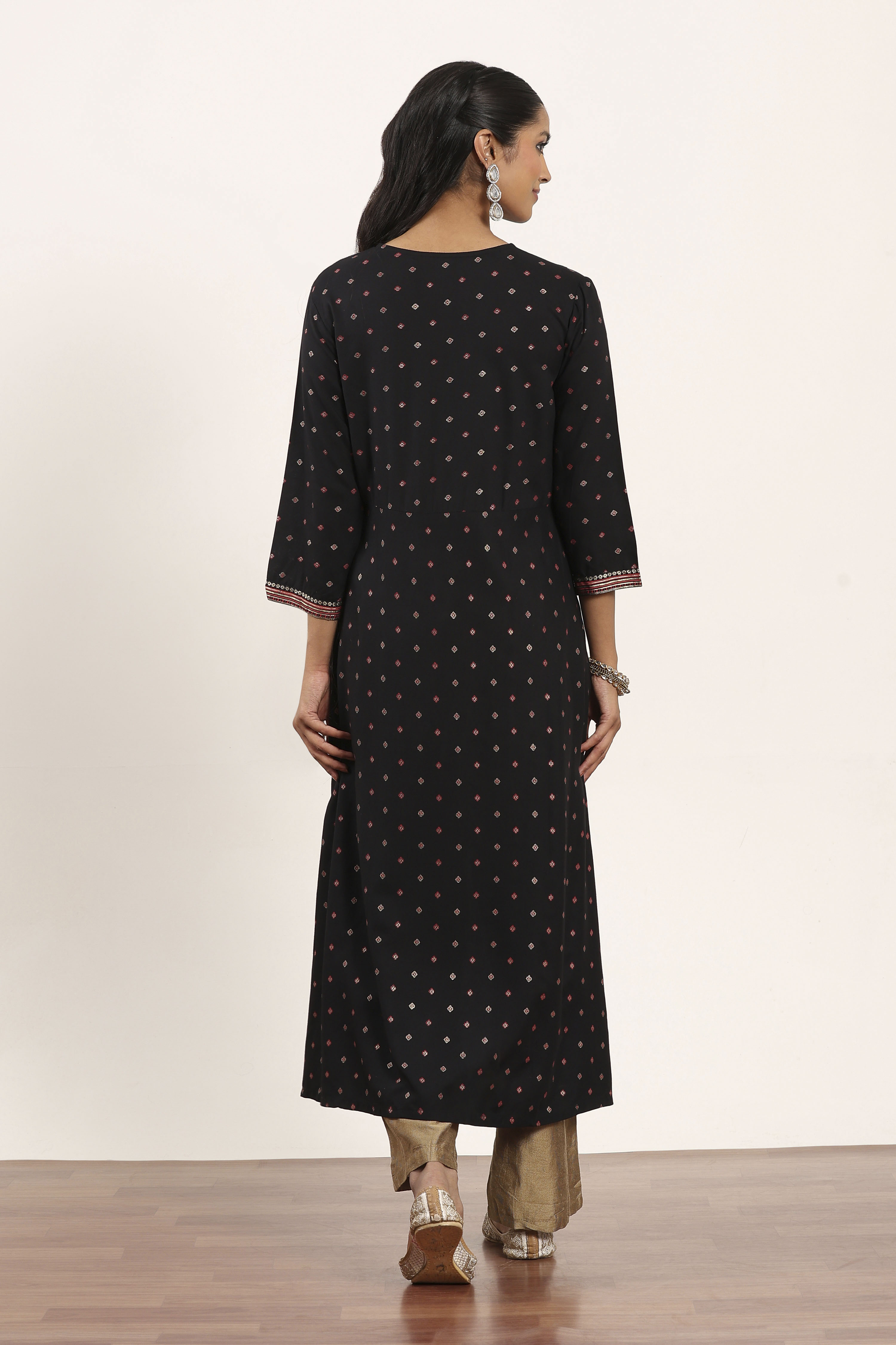 Black Viscose Rayon Straight Kurta Pants Set image number 4