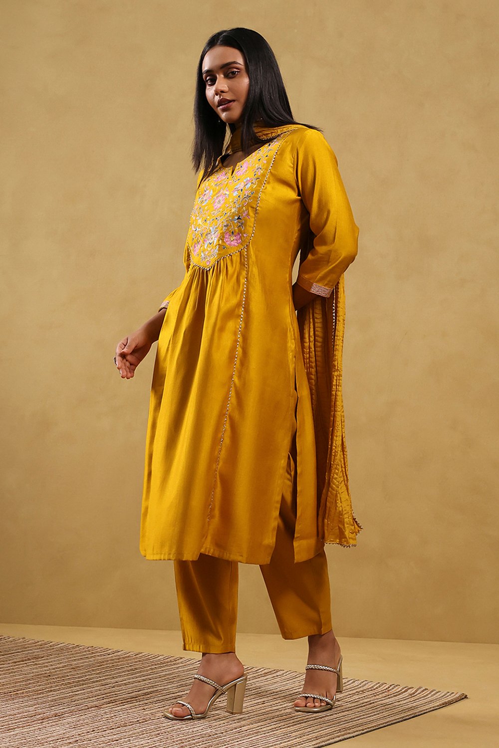 Mustard Polyester Solid Straight Suit Set image number 3