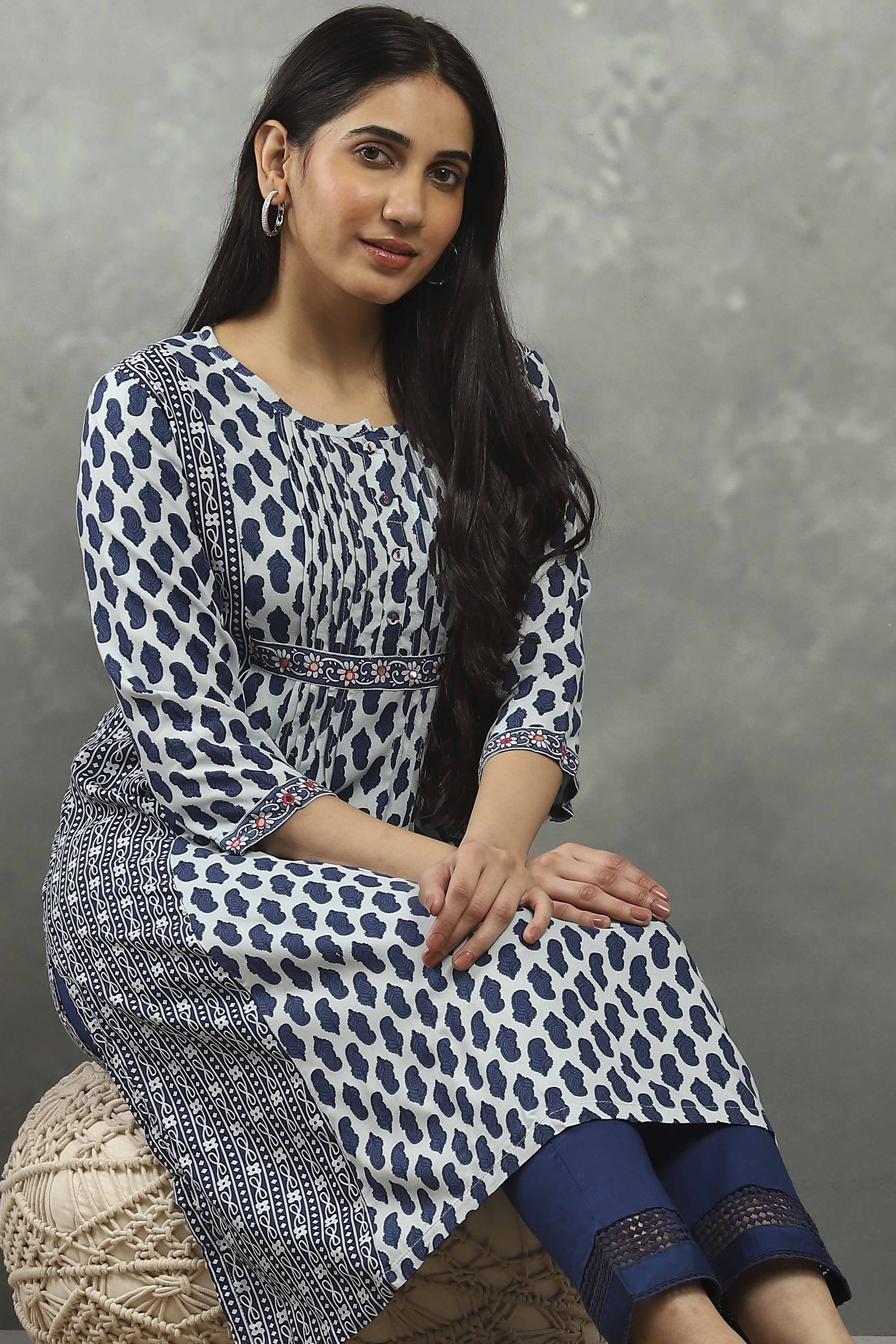Blue Viscose Straight Kurta Pants Set image number 7