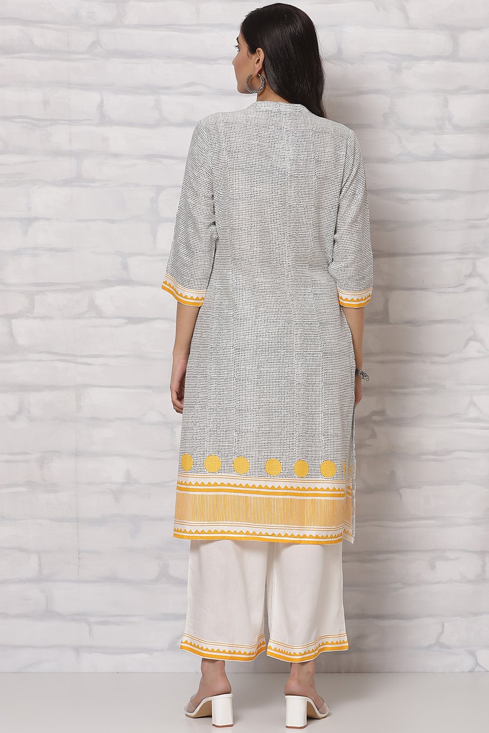 Off White LIVA Kurta Set image number 4