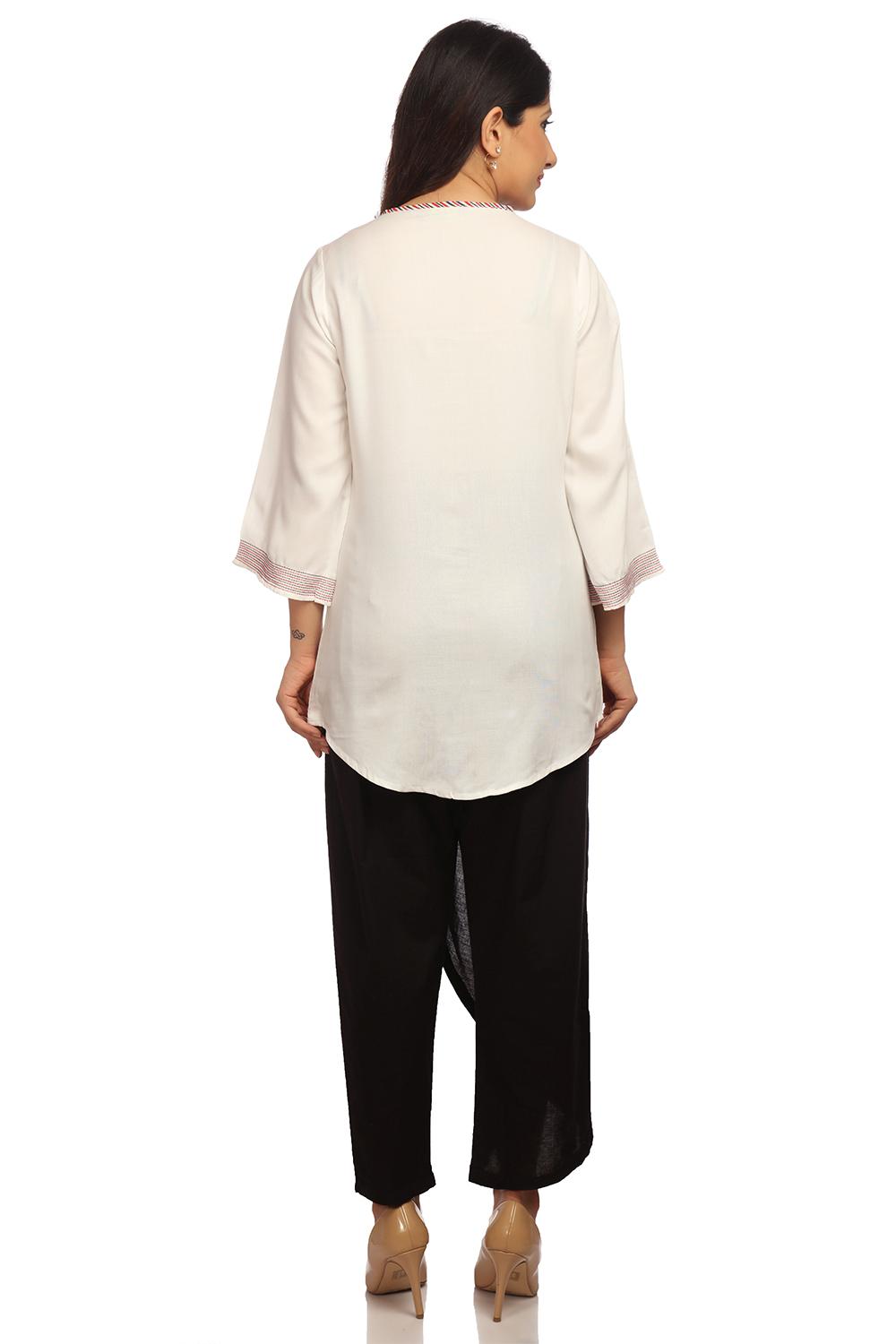 White Straight Viscose Rayon Indie Top image number 4