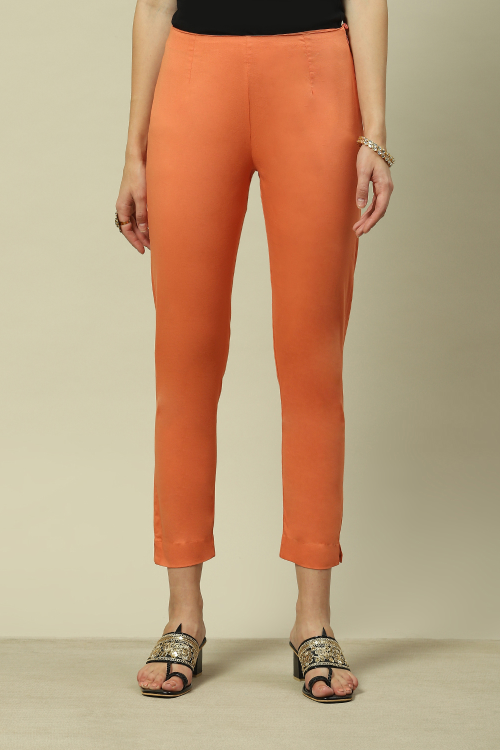 Yellow Poplin Lycra Slim Solid Slim Pants image number 5