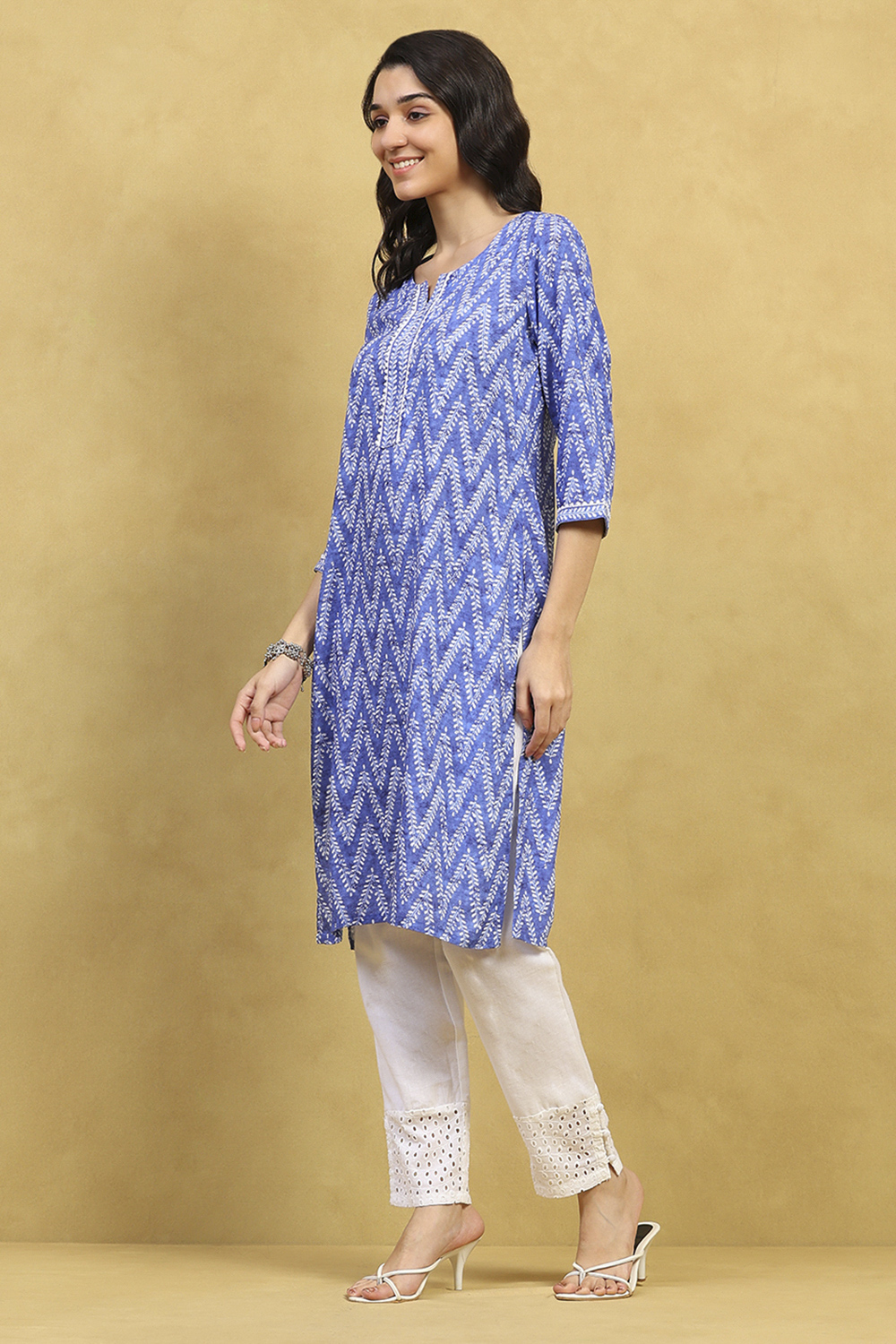 Blue Printed Straight Kurta image number 2