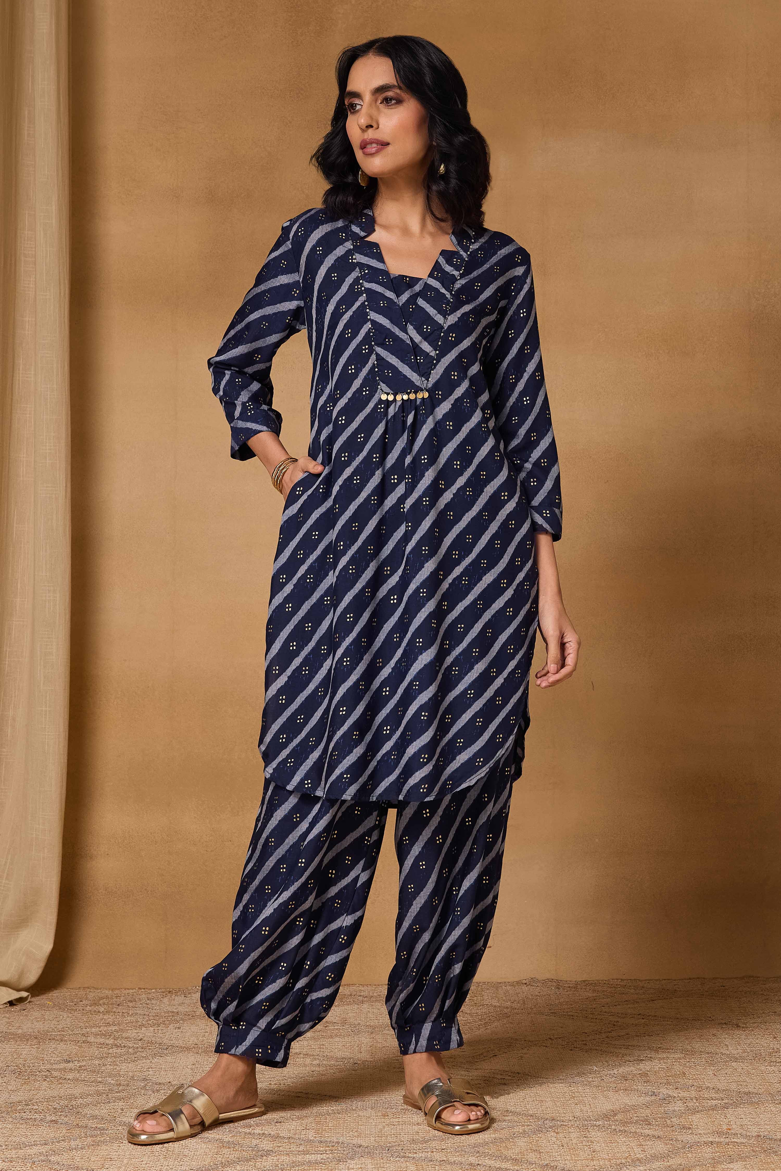 Indigo Viscose Blend Straight Printed Kurta Pants Set image number 7