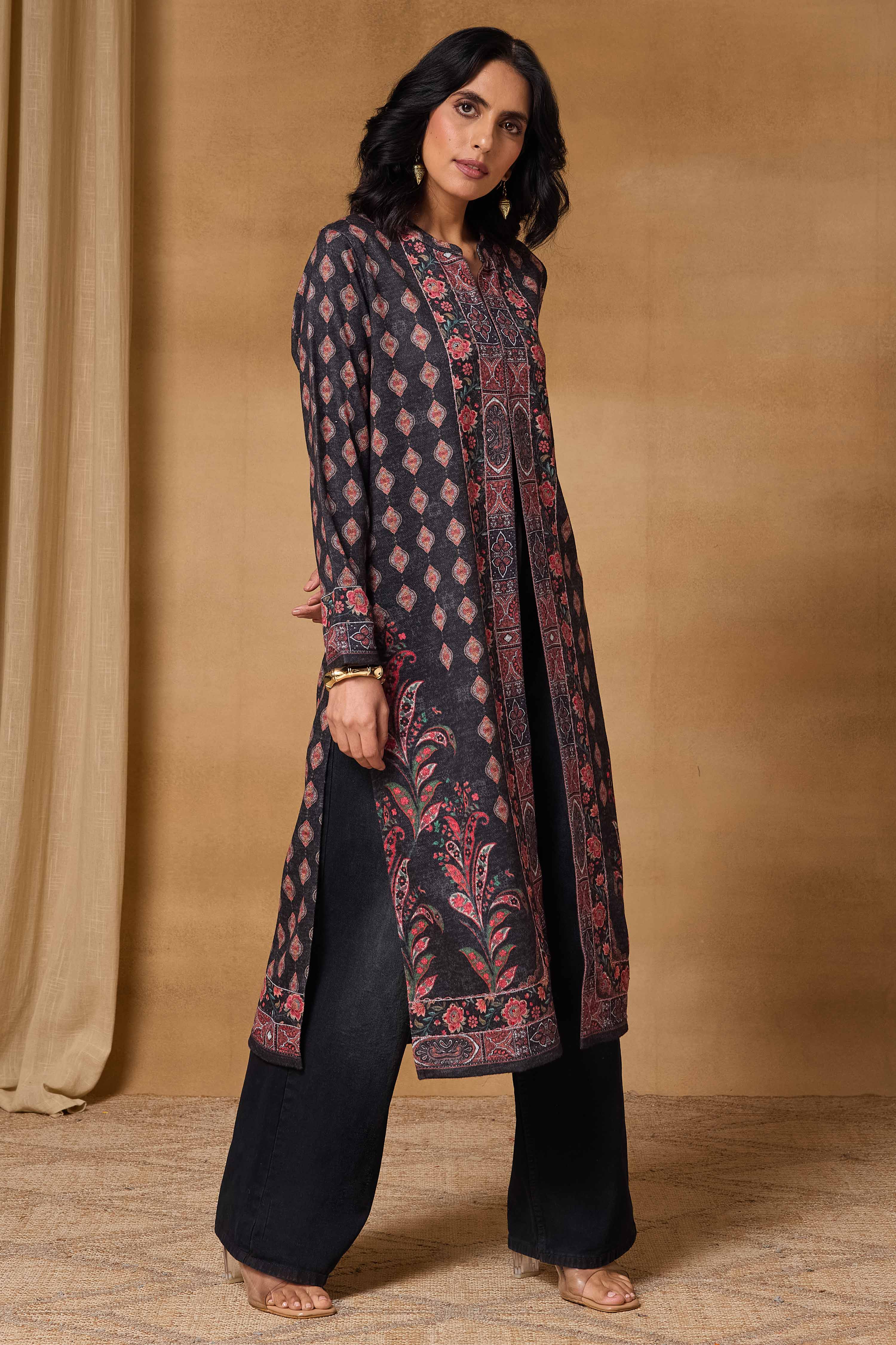 Black Polyester Regular Printed Cape image number 5