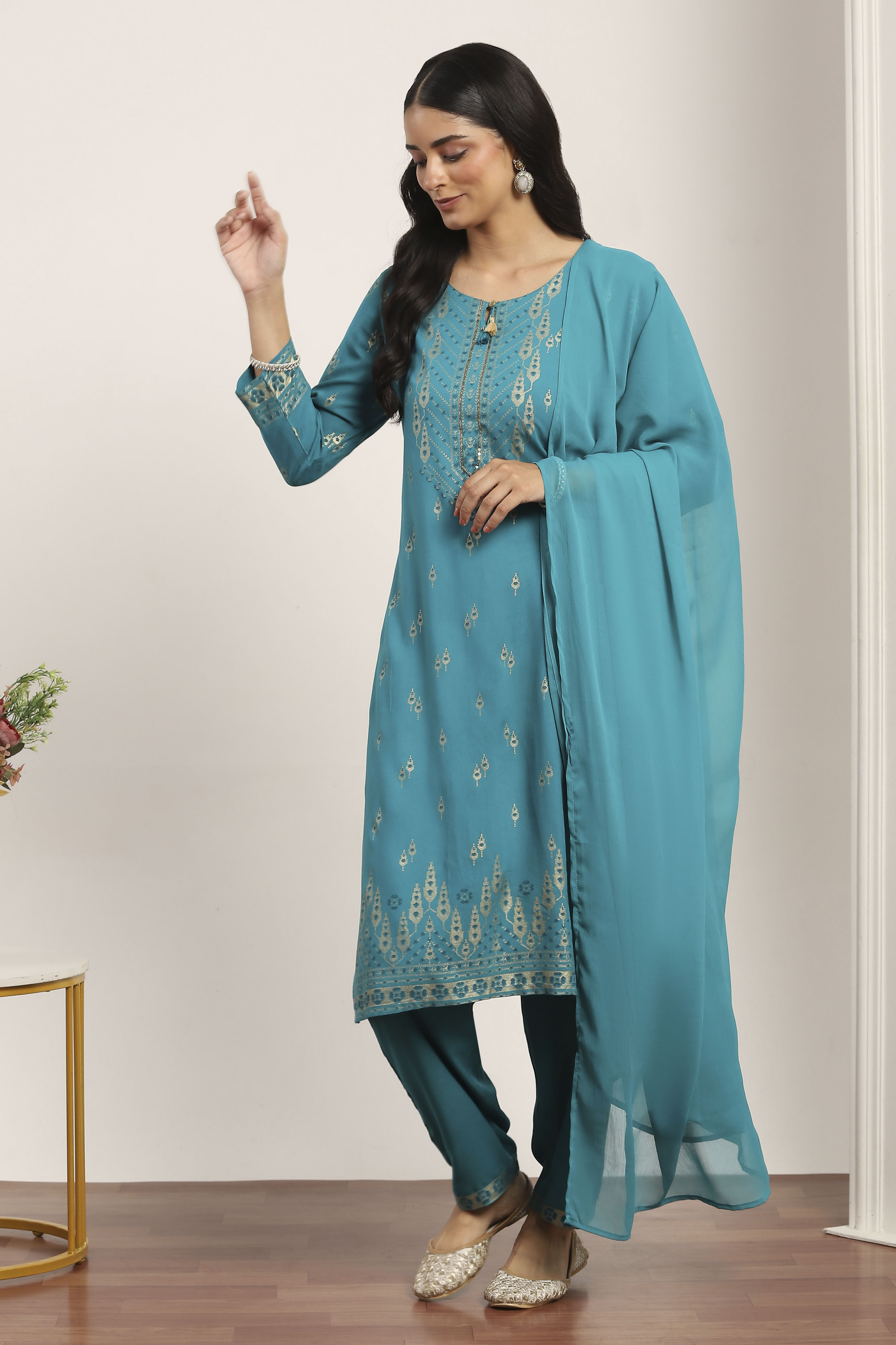 Red Rayon Straight Suit Sets image number 3