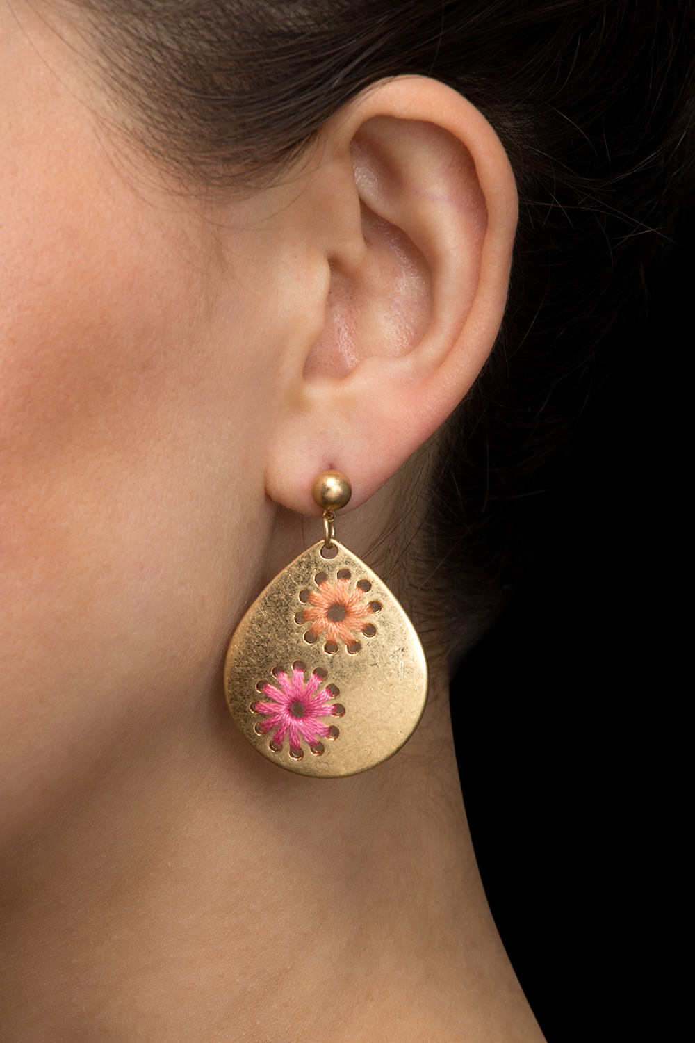 Golden Earrings With Flower Motif image number 0