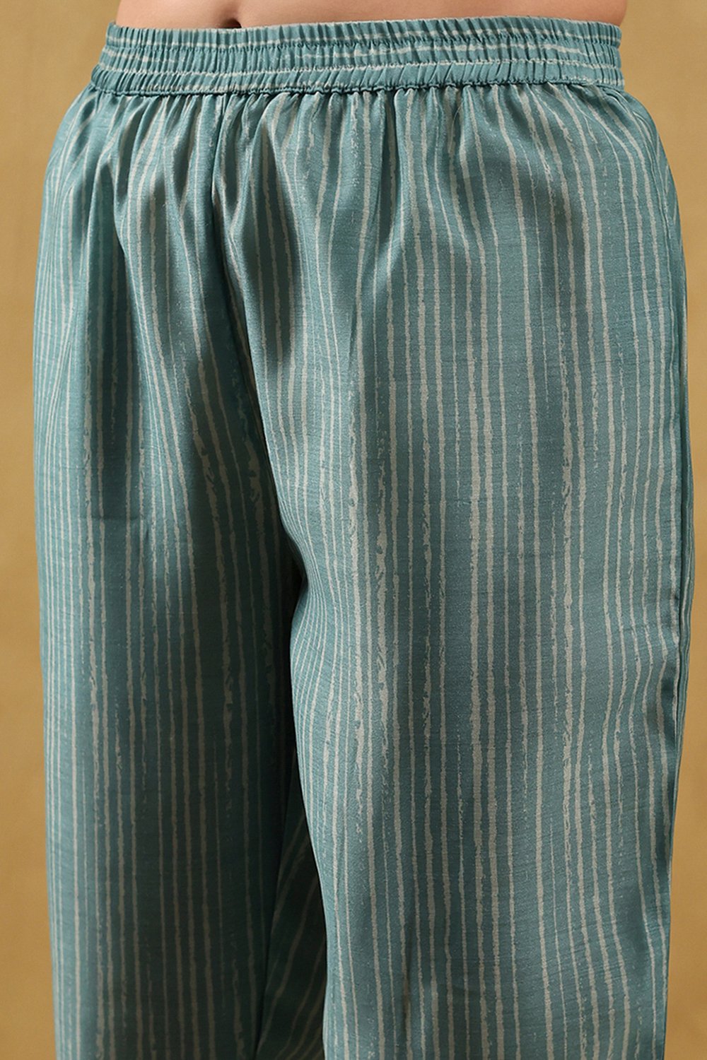 Blue Polyester Printed Straight Suit Set image number 2