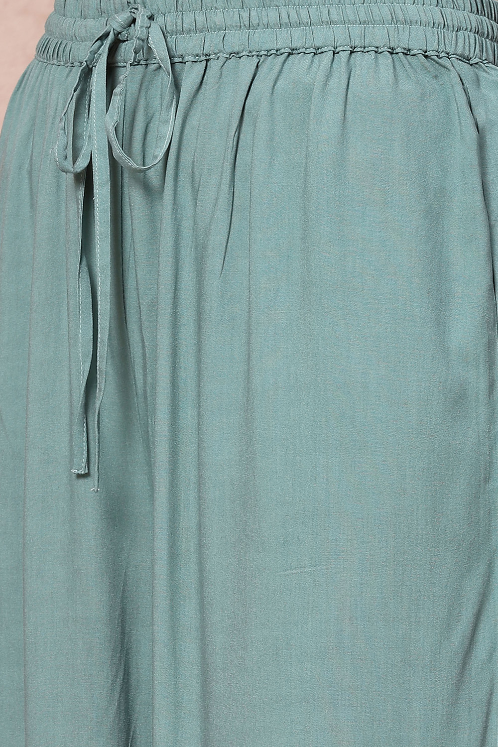 Green Viscose Rayon Straight Suit Set image number 3
