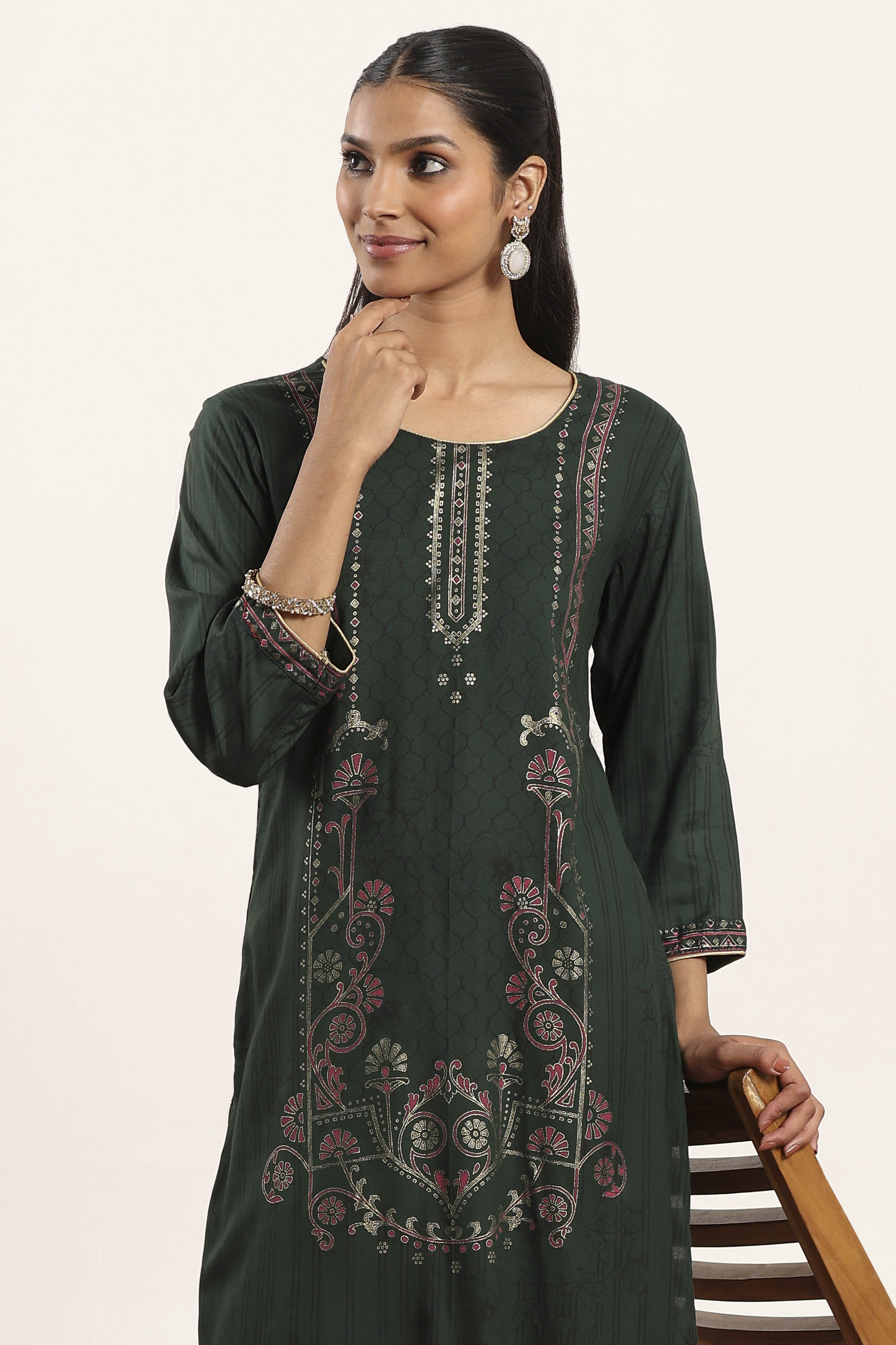 Olive Green Viscose Rayon Flared Kurta Pants Set image number 7