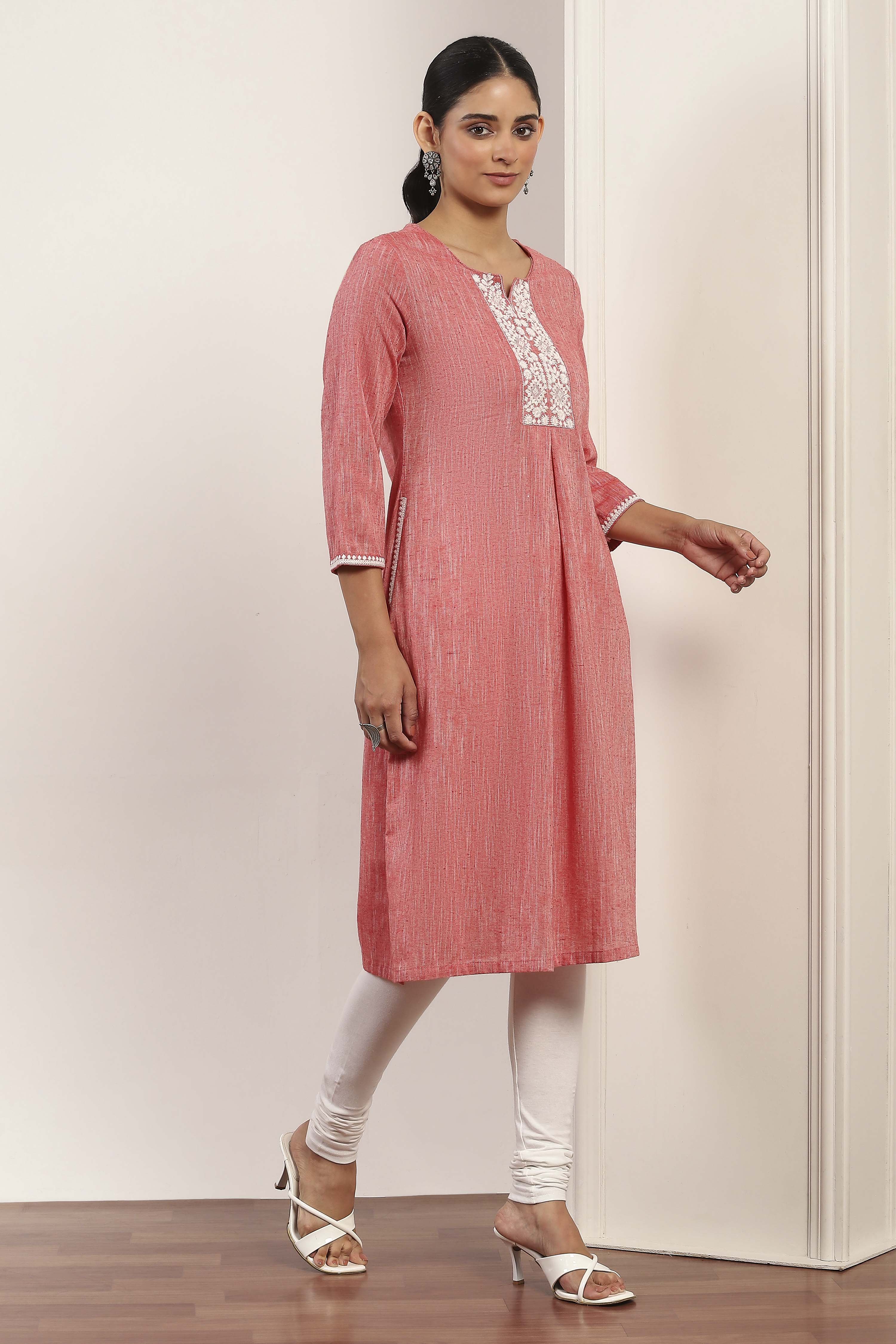 Red Cotton Blend Straight Kurta Pants Set image number 5