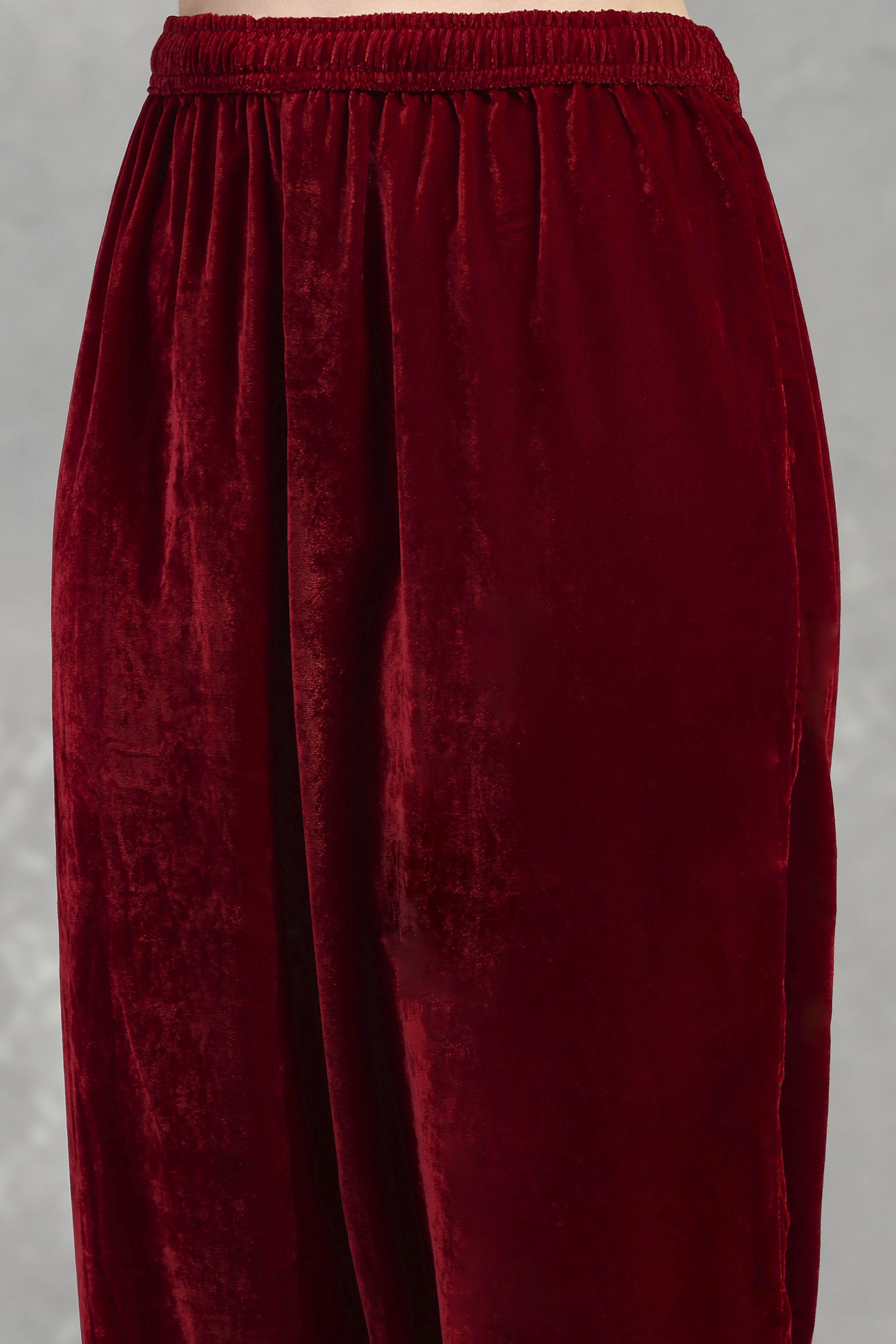 Green-Maroon Polyester Printed Straight Suit Set image number 2