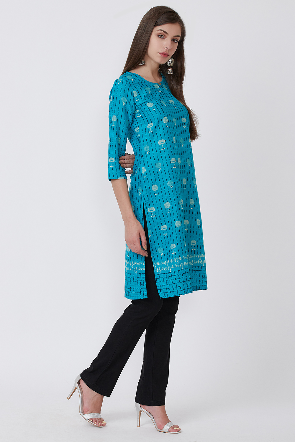 Sky Blue Cotton And Cambric Straight Kurta image number 0