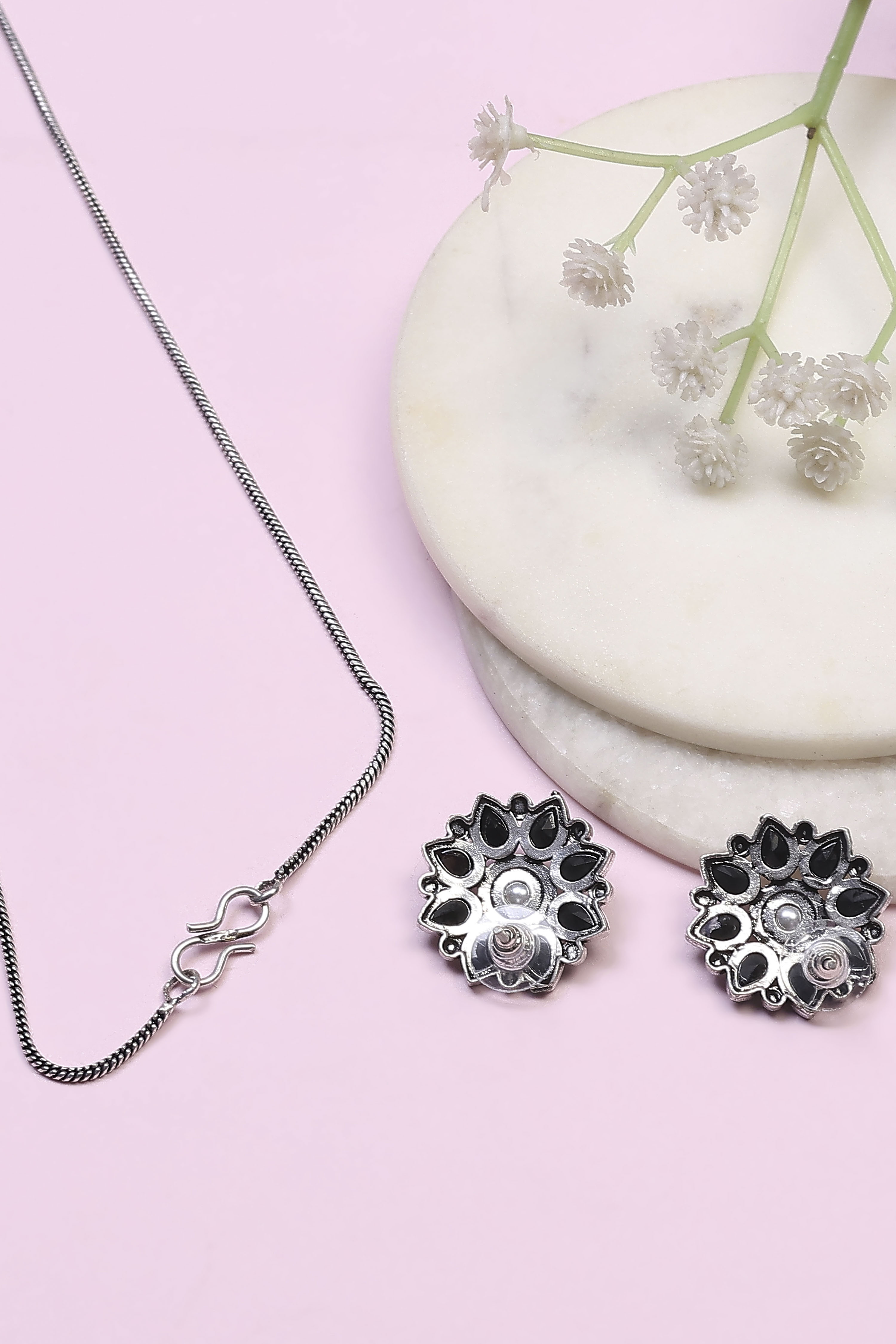 Black Brass Necklace Set image number 2