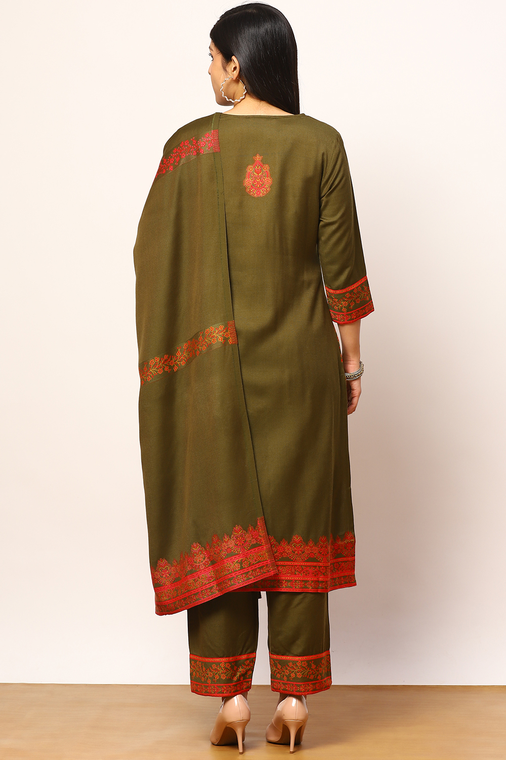 Olive Green Acrylic Straight Suit Set image number 4
