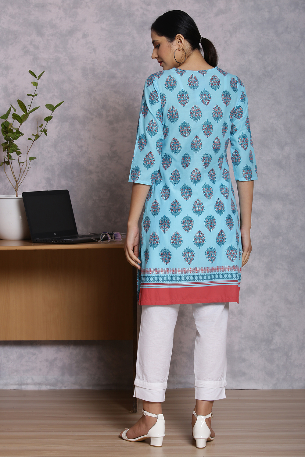 Sky Blue Cotton And Cambric Straight Kurta image number 5