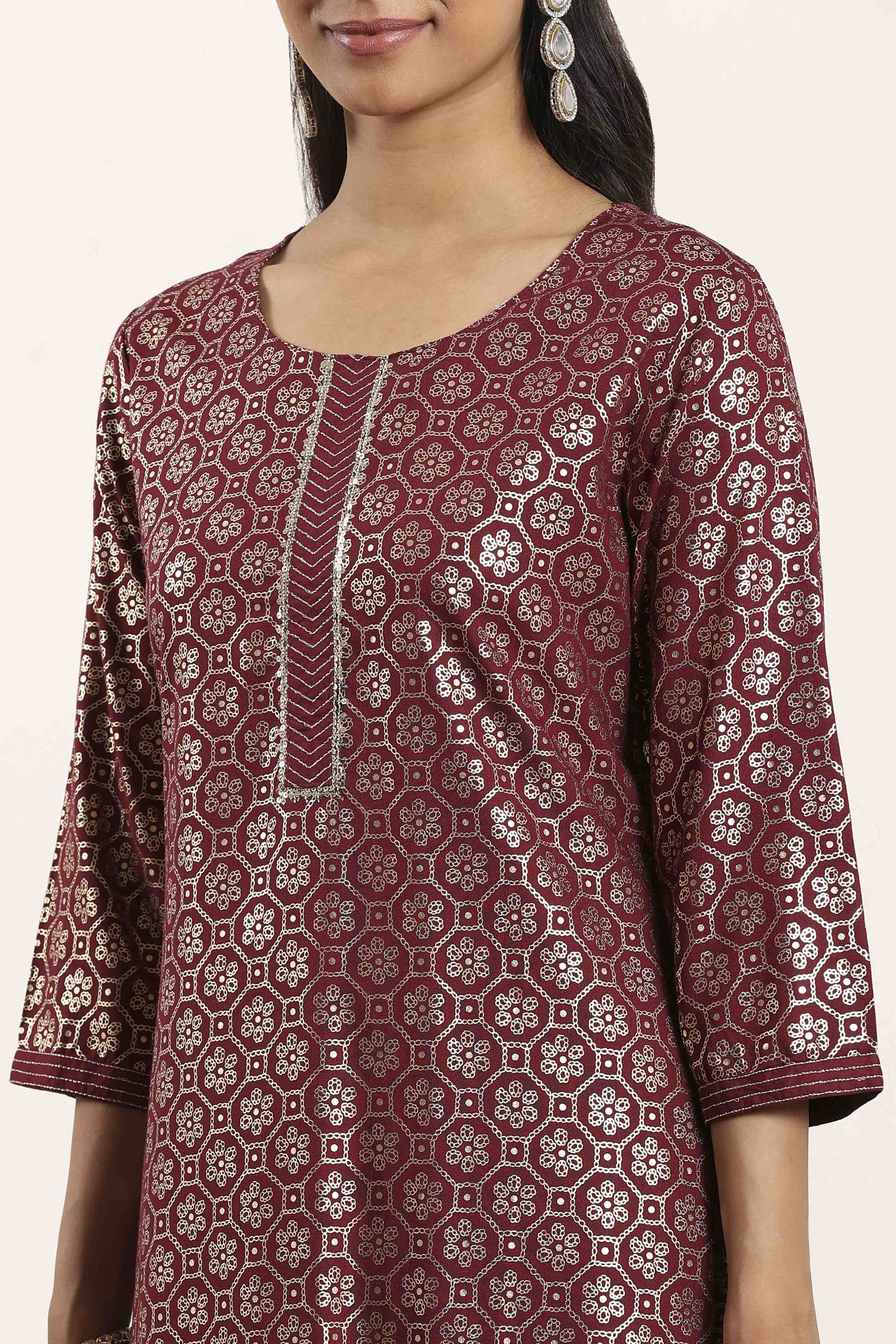 Maroon Viscose Rayon Straight Kurta Pants Set image number 1