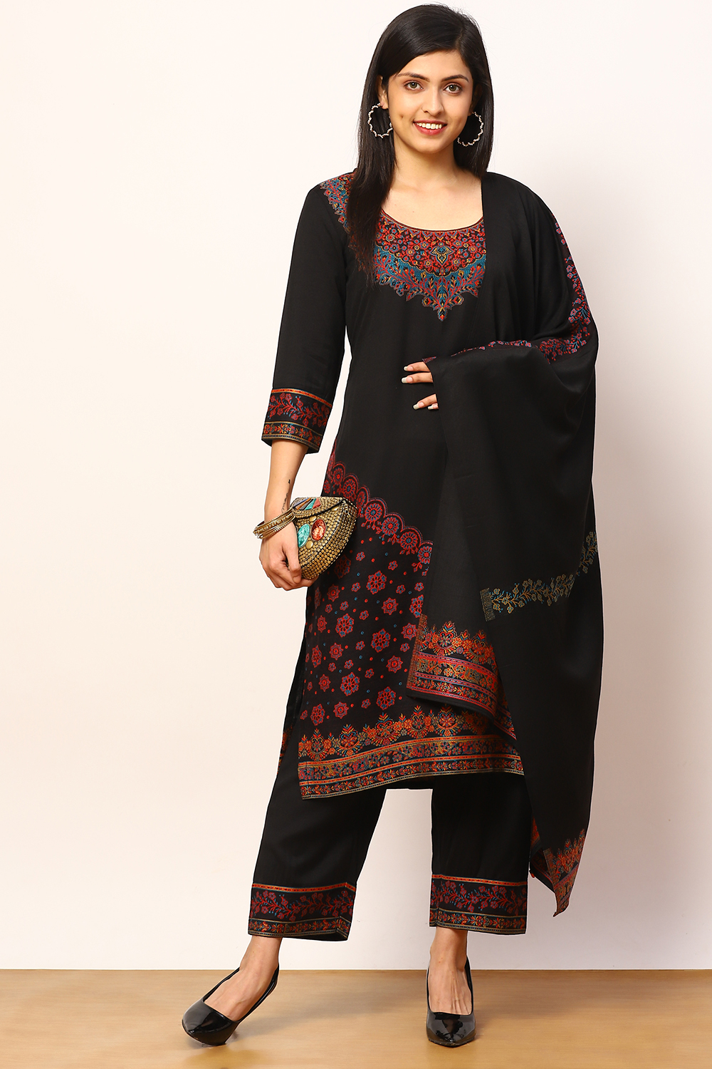 Black Acrylic Straight Suit Set image number 0