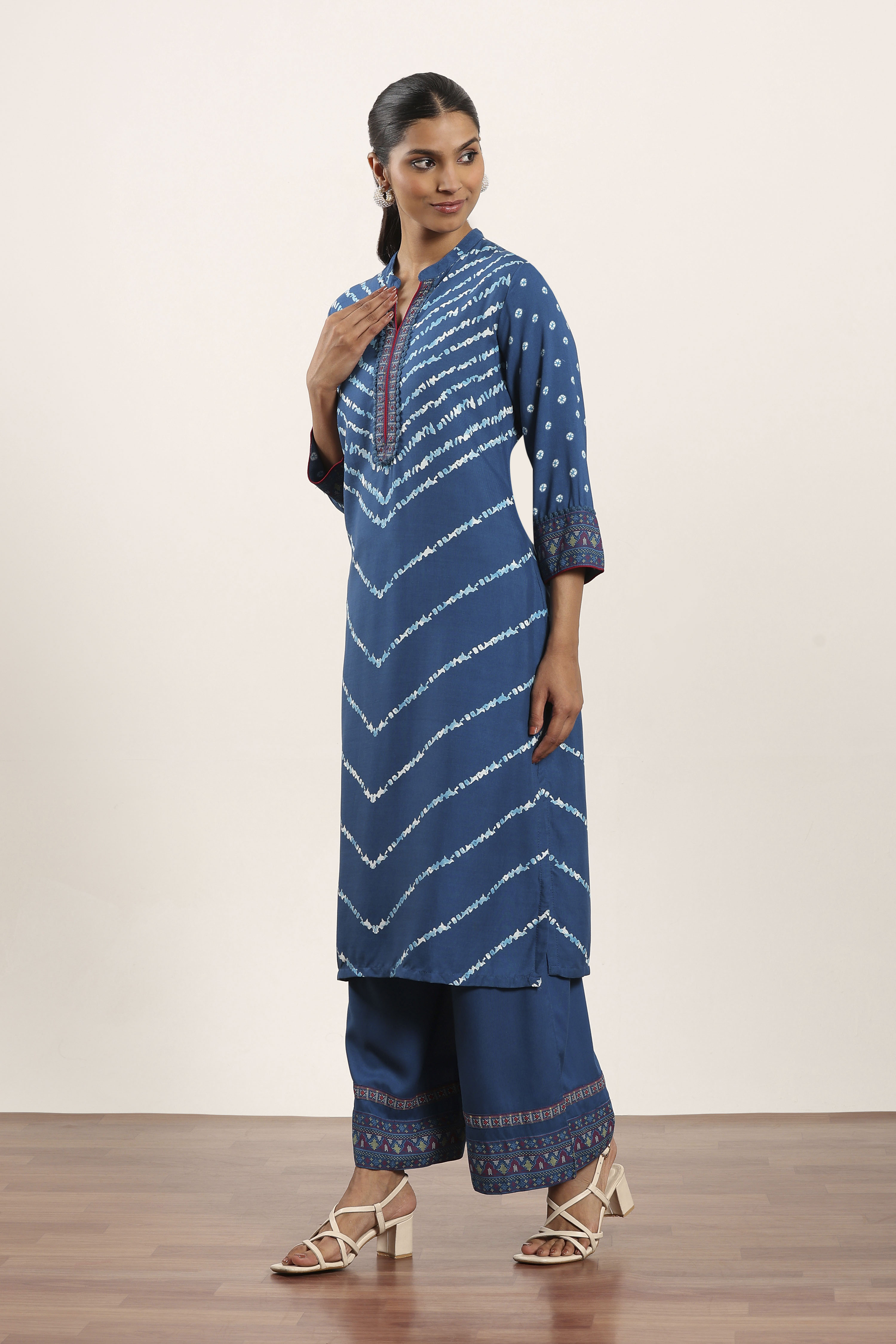 Indigo Blue Viscose Rayon Straight Kurta Pants Set image number 3
