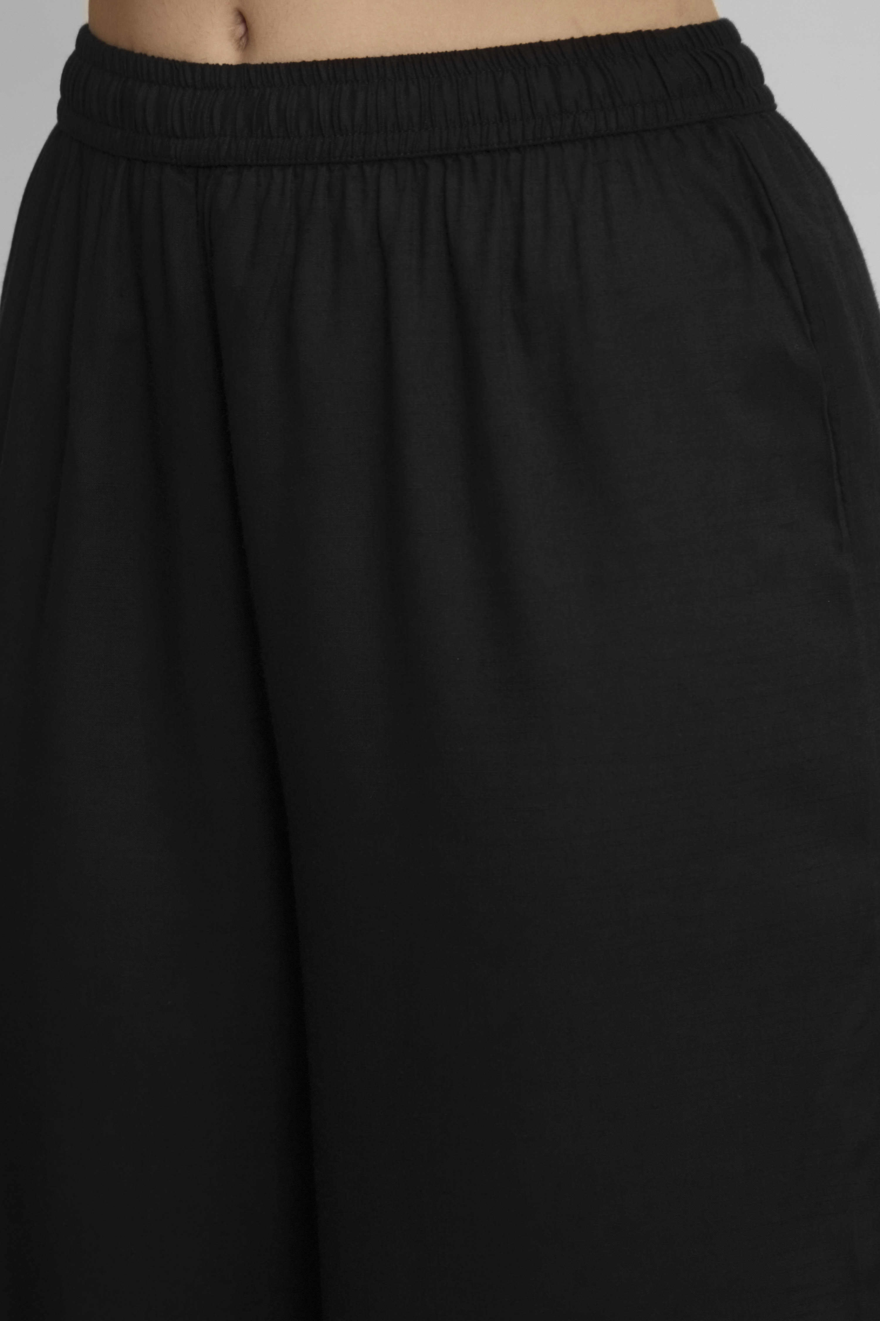 Black White Cotton Flex Straight Solid Kurta image number 2
