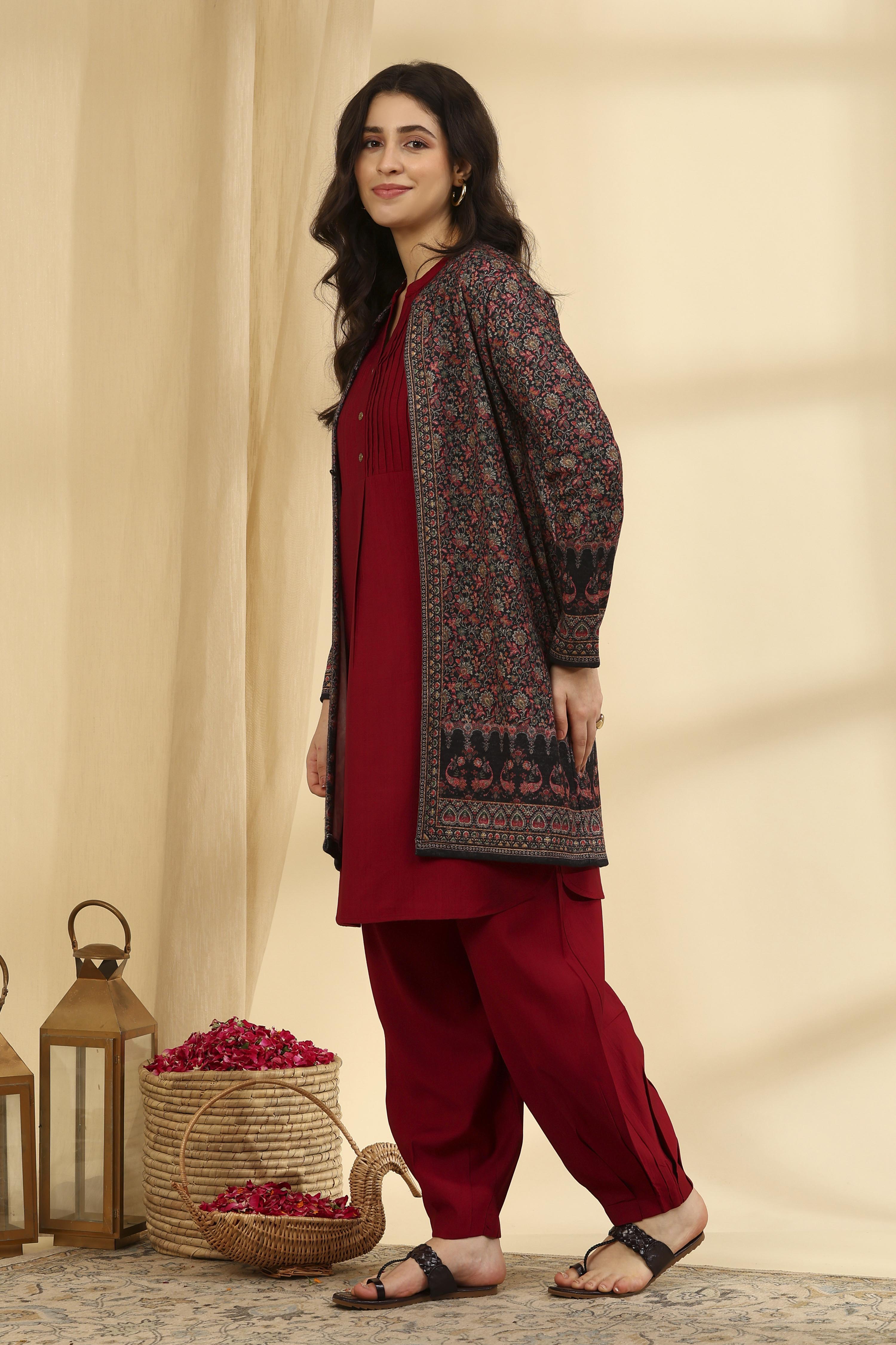 Black Polyester Regular Printed Cape image number 3