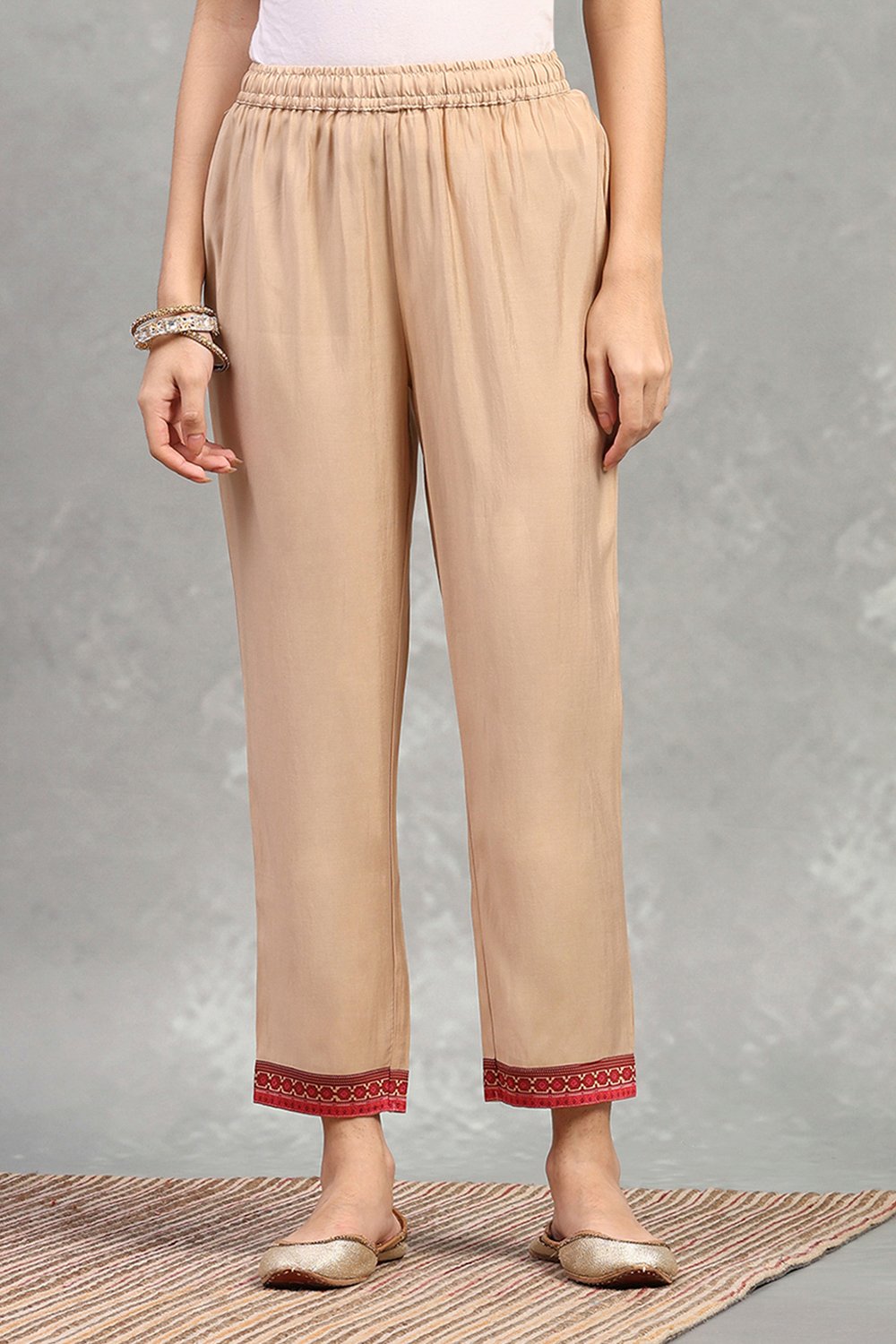 Gold Viscose Blend Solid Straight Pants image number 4