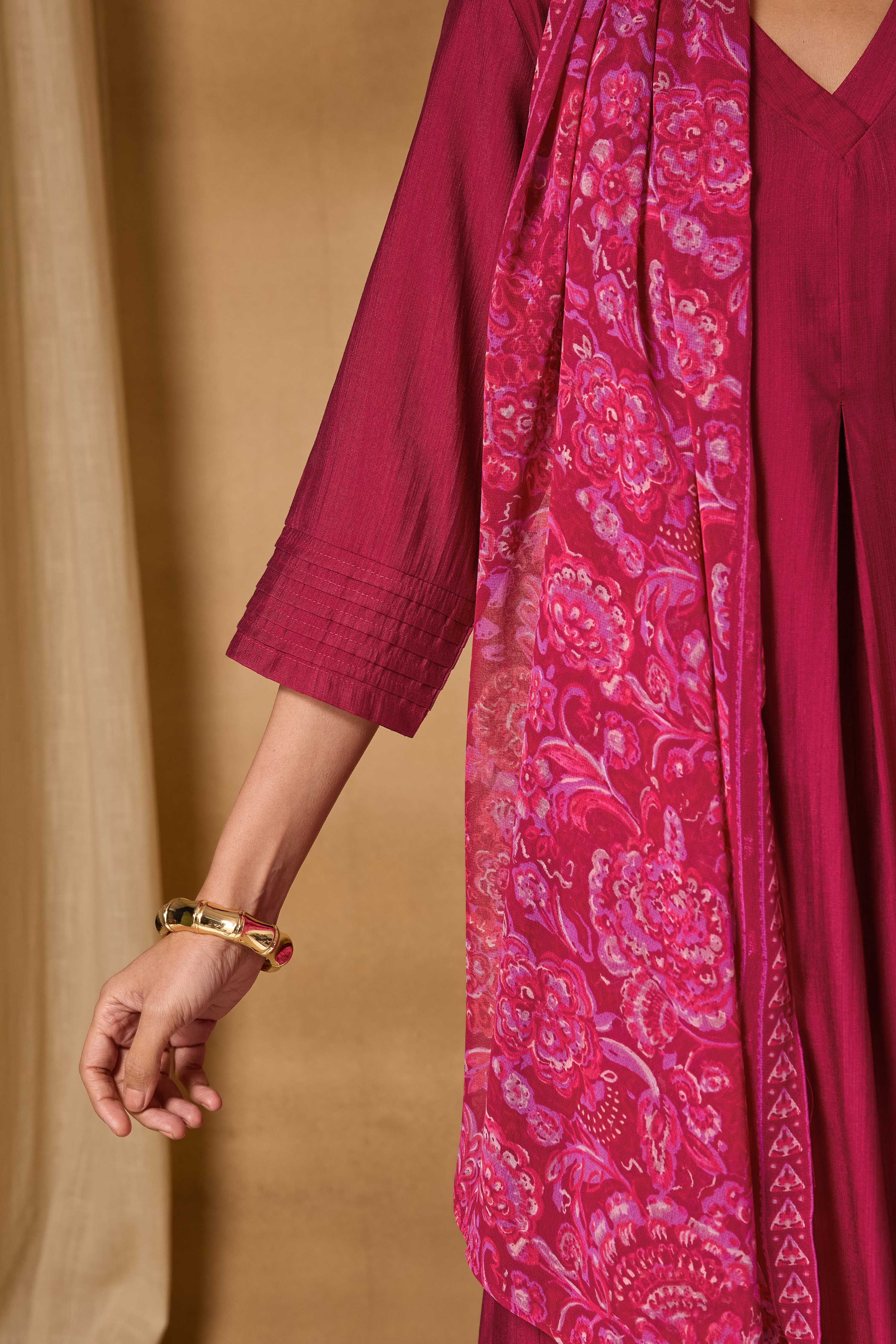 Fuschia Viscose Blend Straight Solid Kurta image number 8