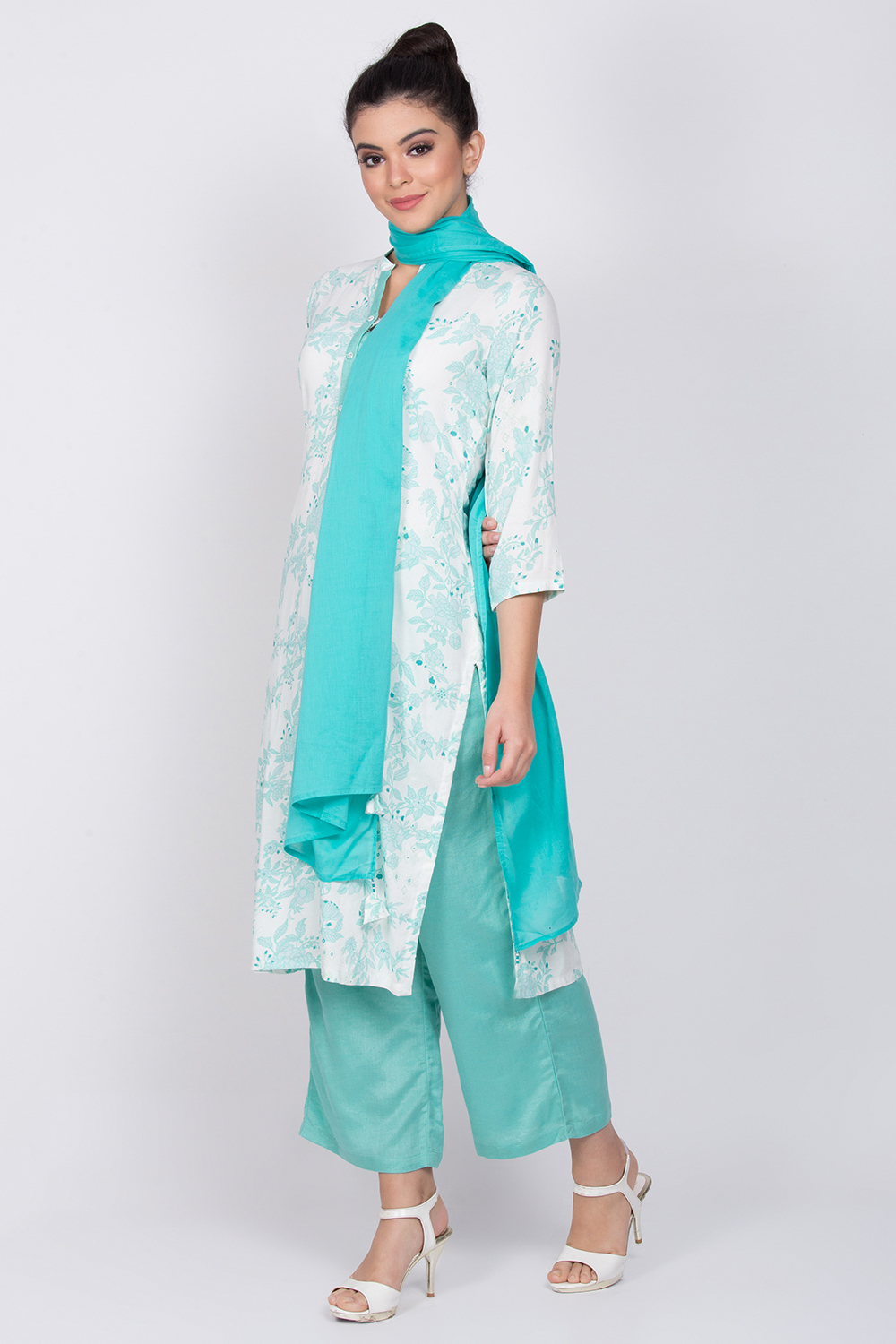 Green Viscose Straight Suit Set image number 2