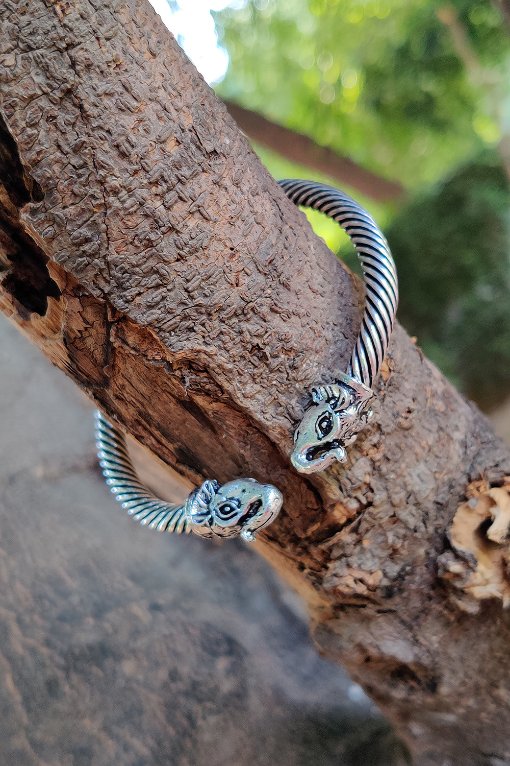 Oxidised Silver Metal Brass Bracelet image number 1