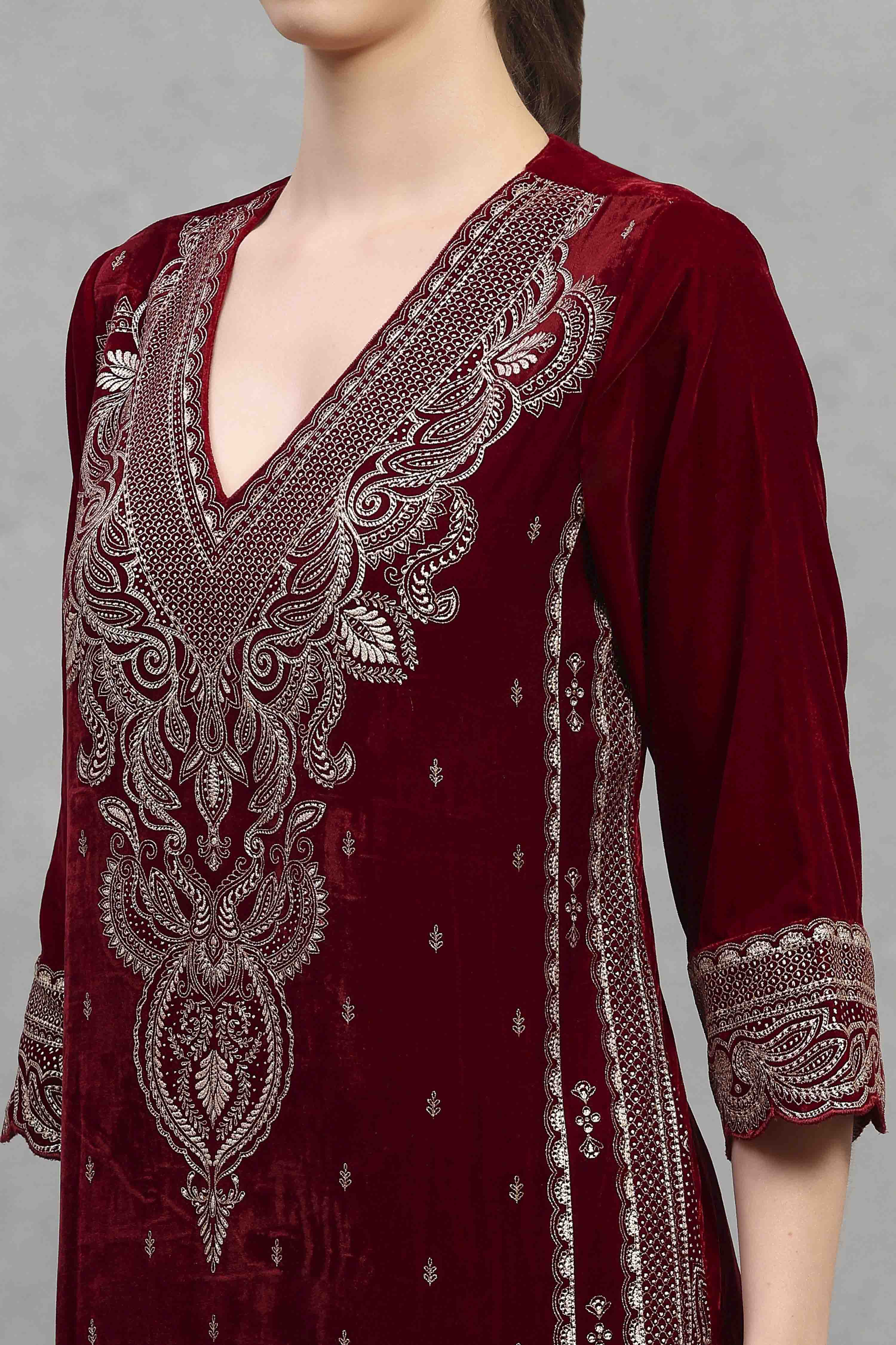 Green-Maroon Polyester Printed Straight Suit Set image number 1