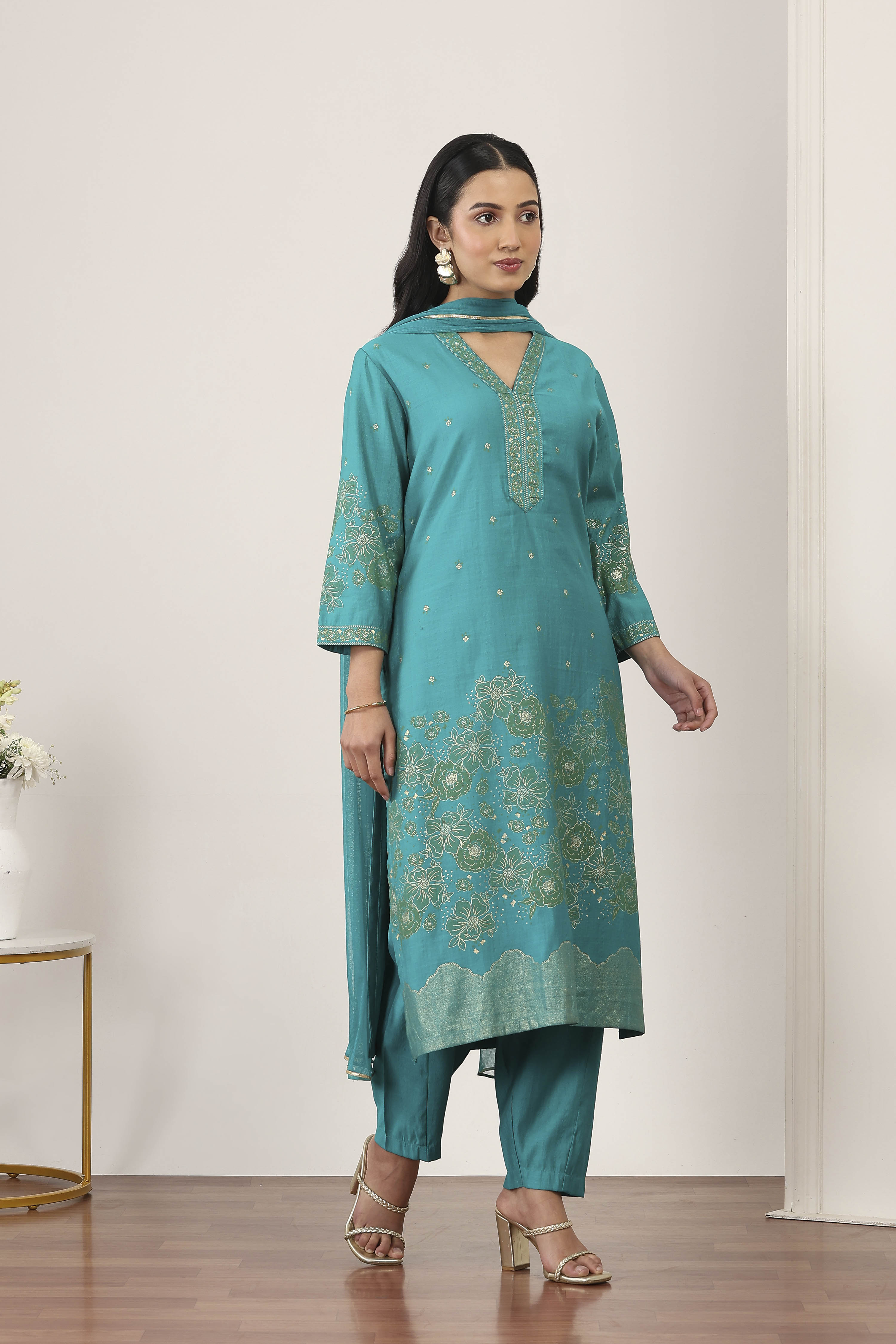 Green Viscose Polyester Straight Suit Sets image number 5