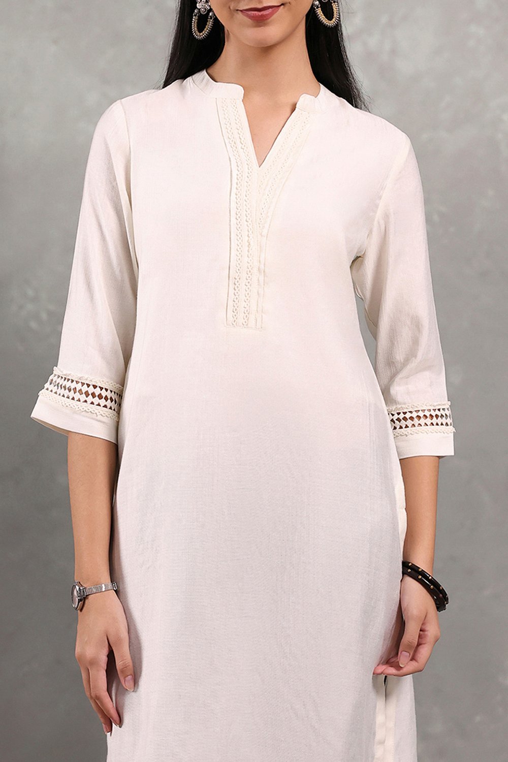 Off White Viscose Blend Solid Straight Kurta image number 0