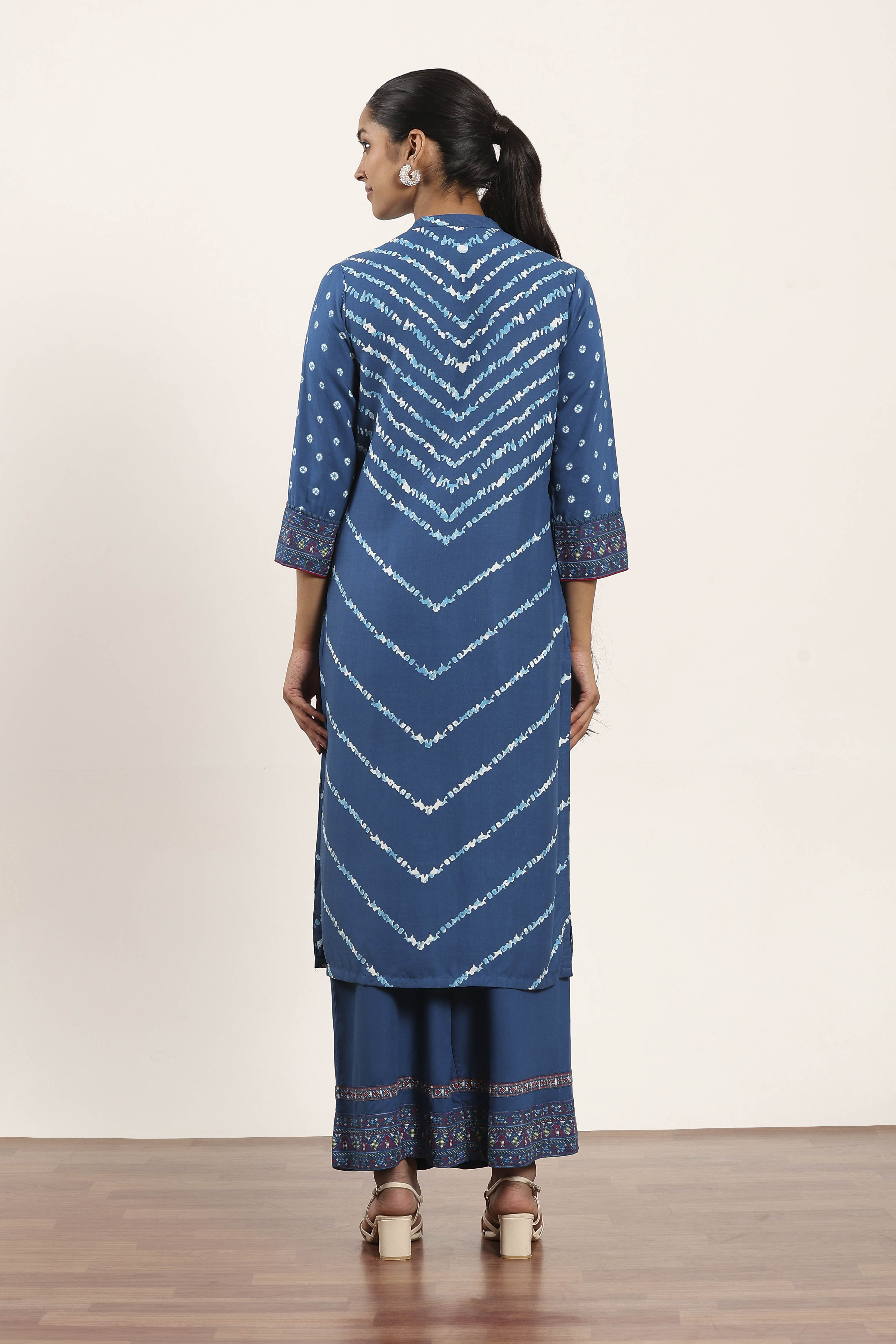 Indigo Blue Viscose Rayon Straight Kurta Pants Set image number 4
