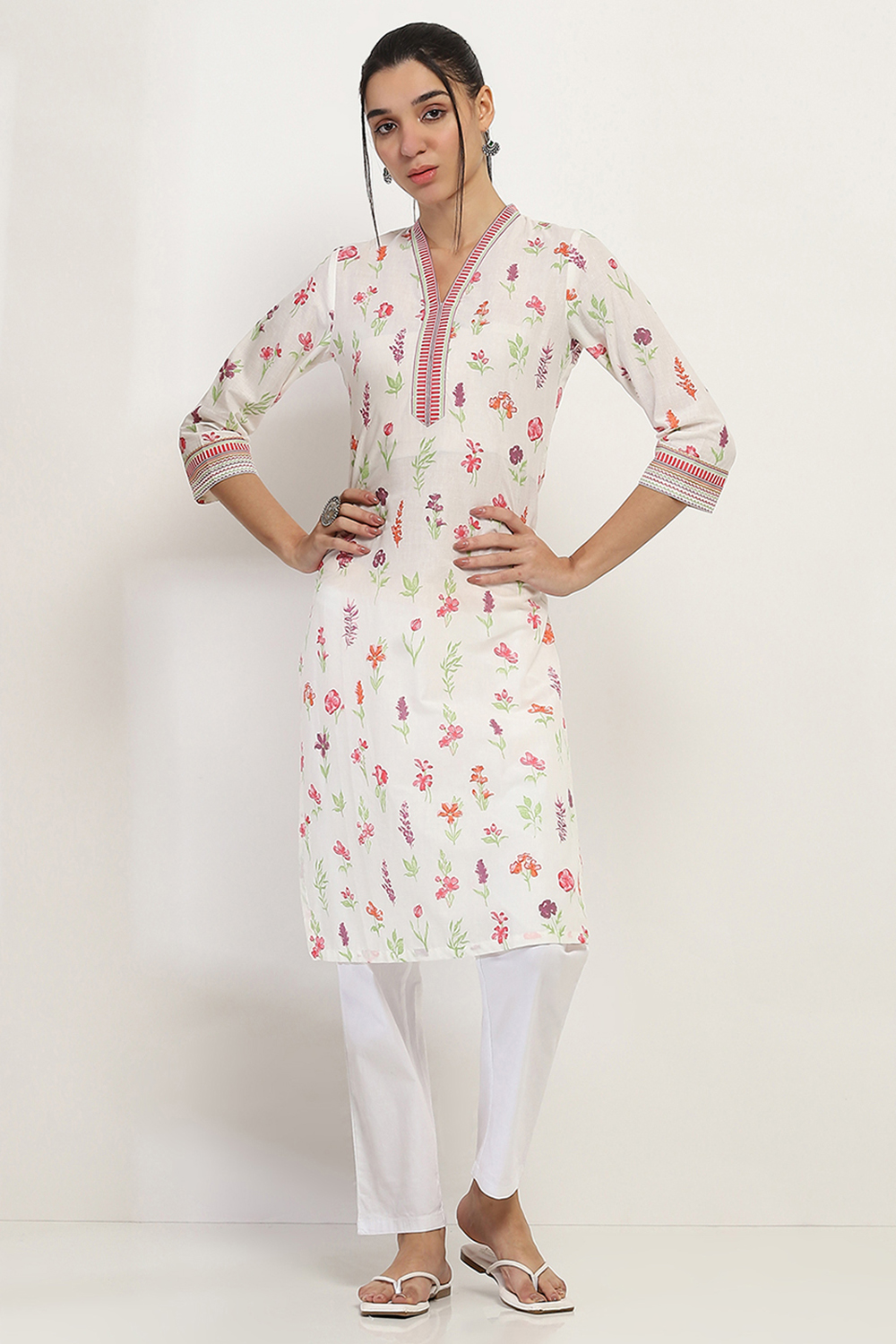 Off White Cotton Straight Kurta image number 5