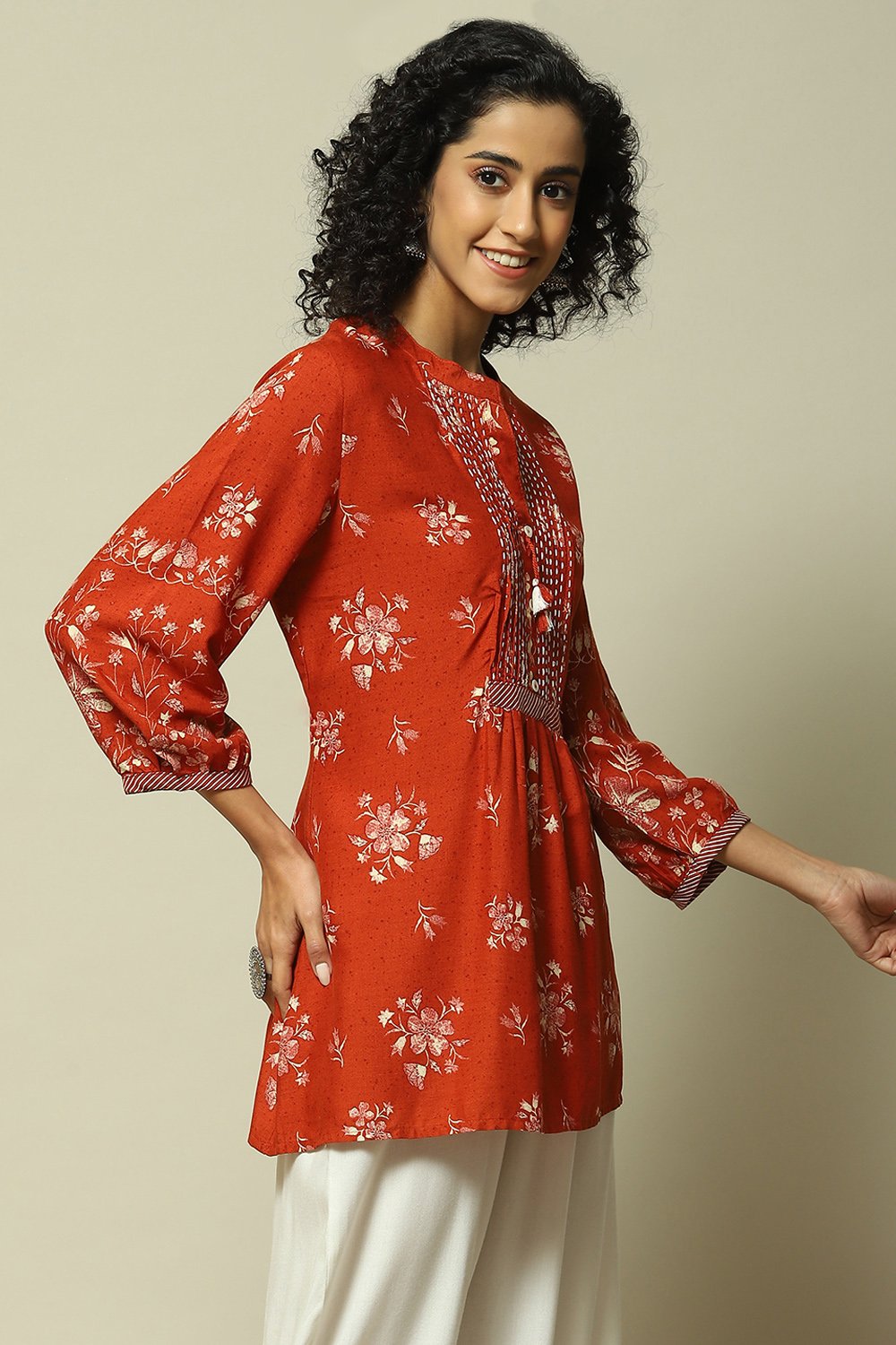 Lavender LIVA Straight Printed Top image number 4