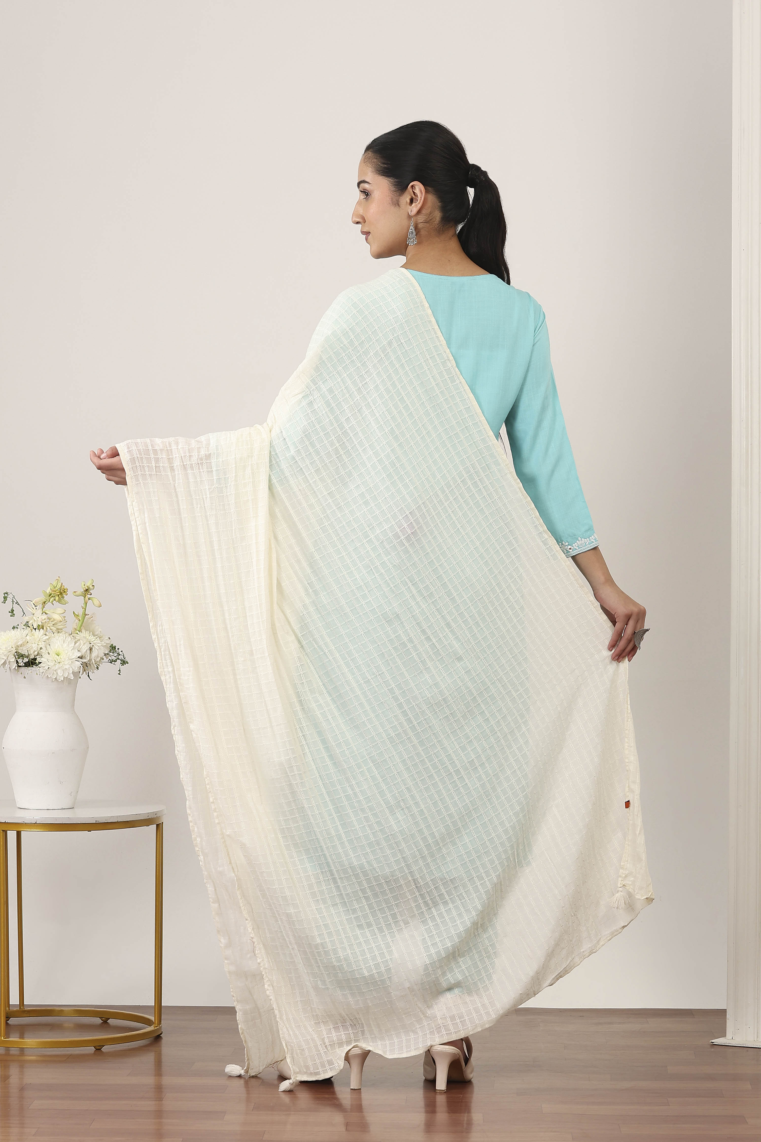 White Cotton Dupattas image number 2