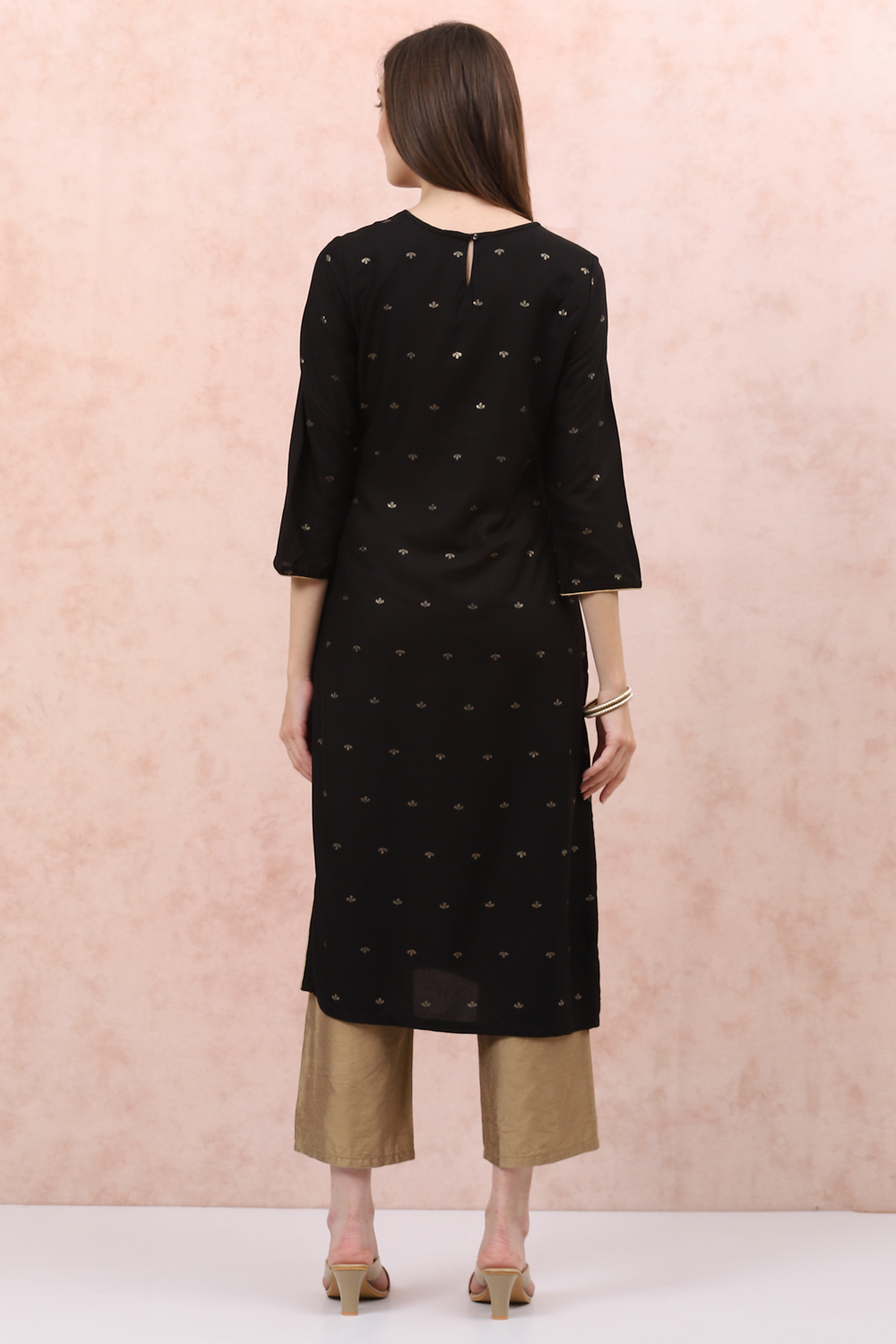 Fuchsia LIVA Straight Kurta image number 4
