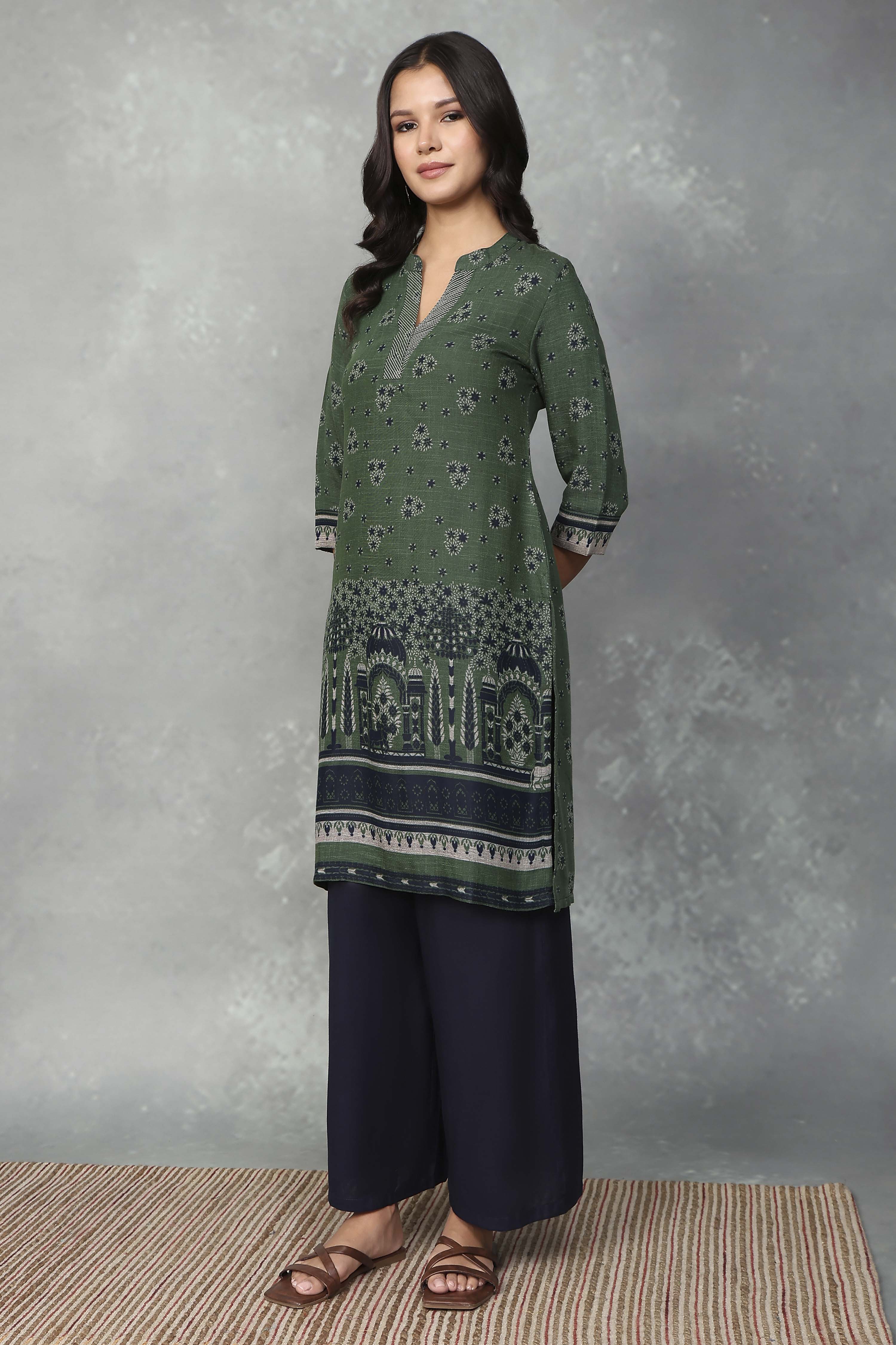 Green Viscose Polyester Viscose Rayon Kurta Pants Set image number 3