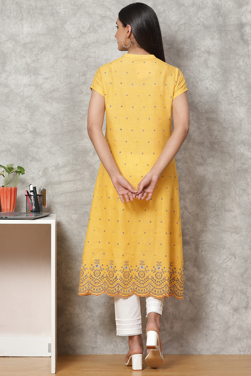 Mustard Art Silk Straight Kurta image number 4