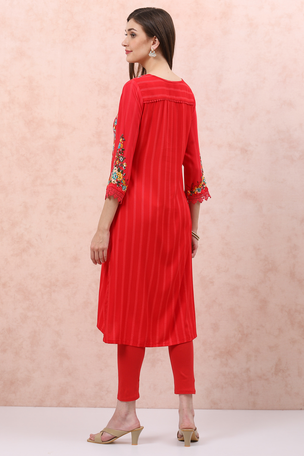 Red LIVA Straight Kurta image number 4