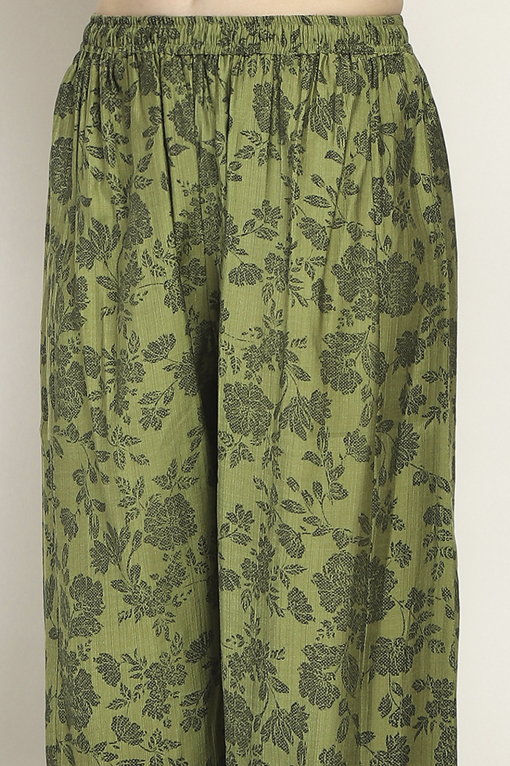 Green Viscose Blend Straight Set image number 2