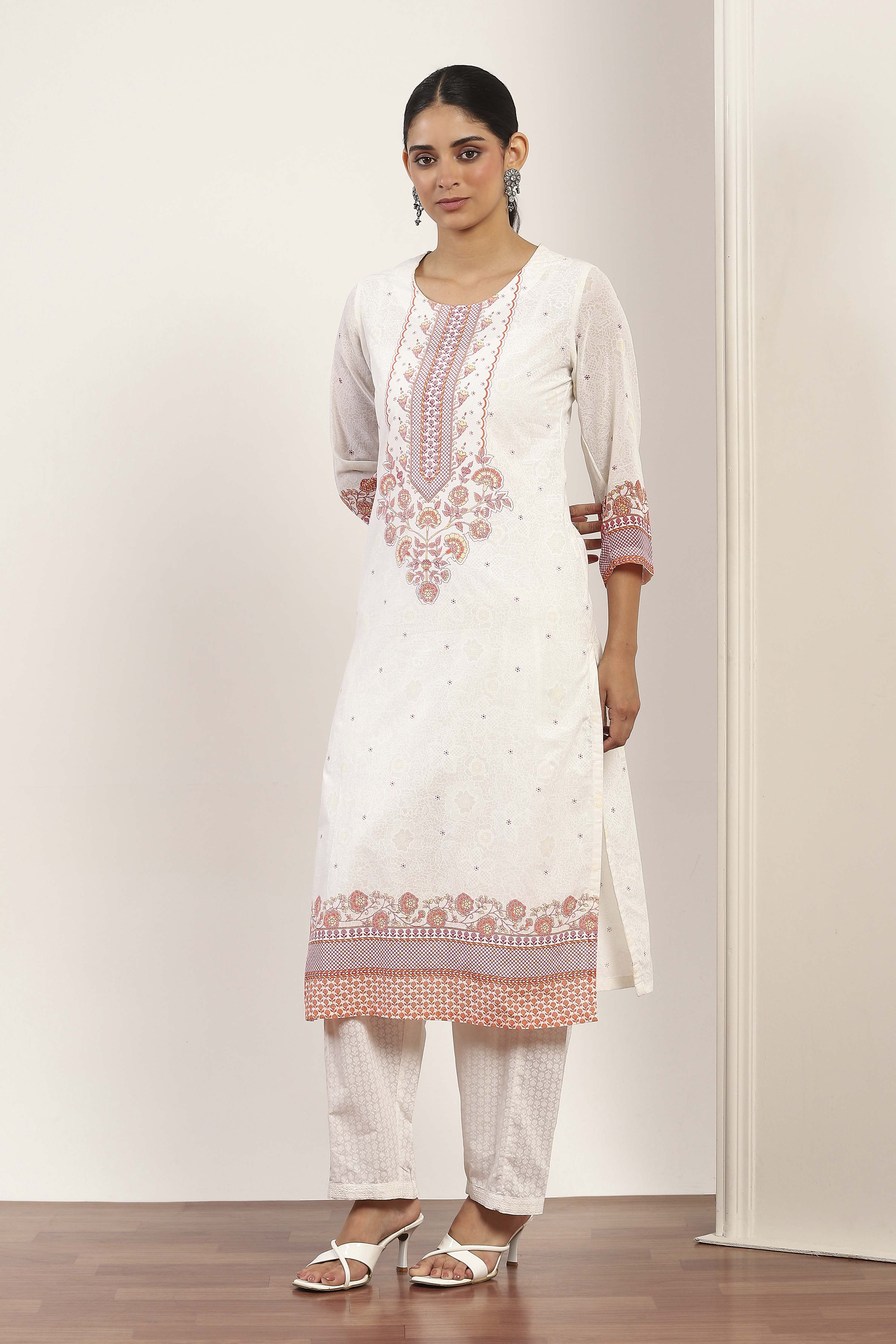 White  Straight Kurta Pants Set image number 3