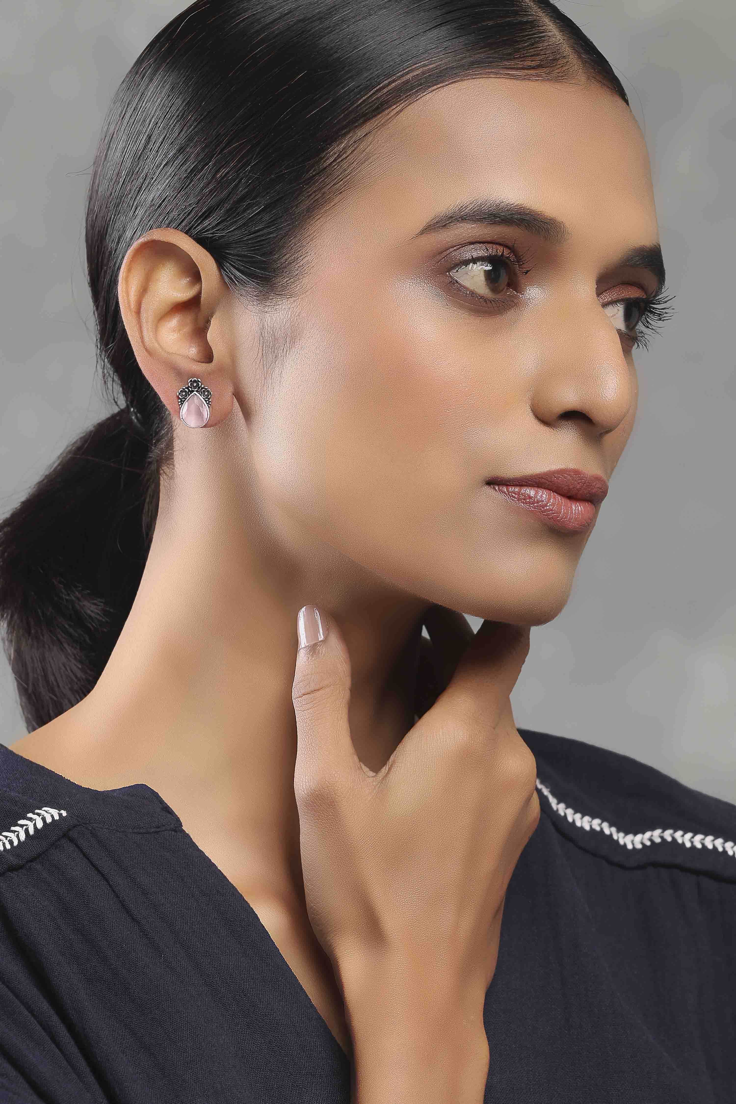 Light Pink Brass Studs image number 3