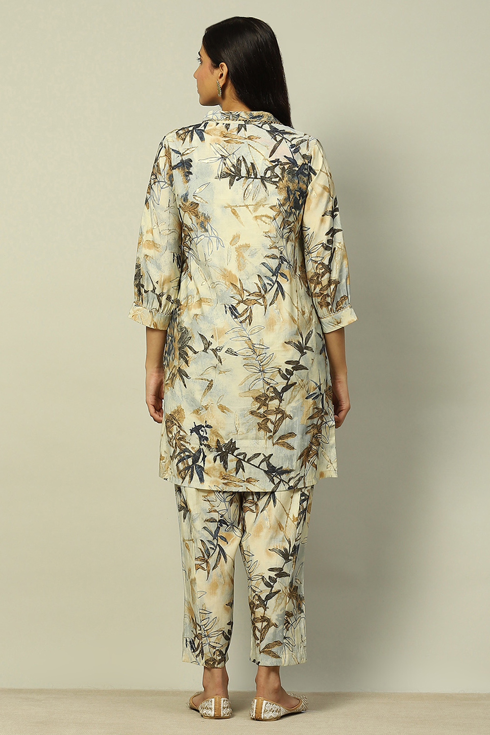 Off-White Viscose Blend Printed Co-ord Set image number 4