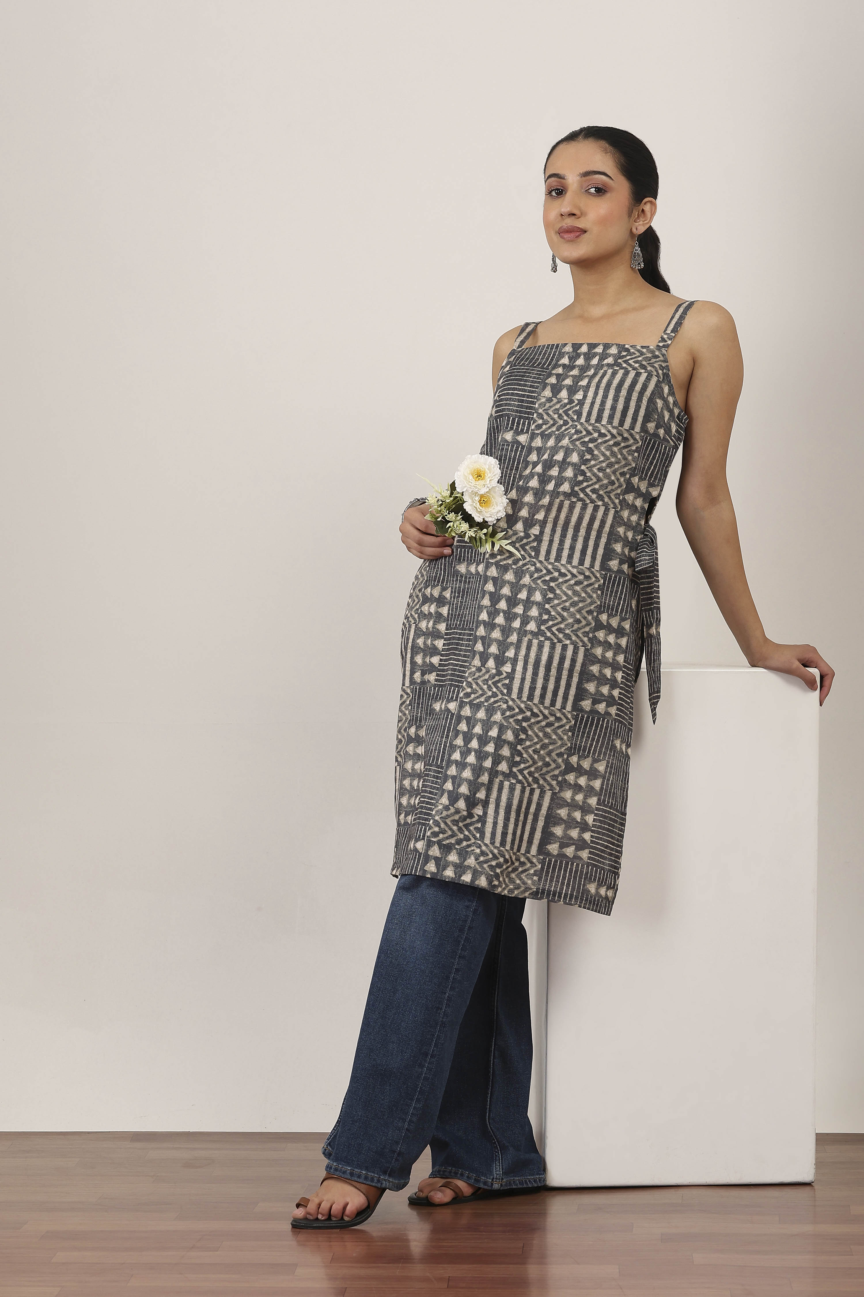 Beige Cotton Straight Kurtas image number 0